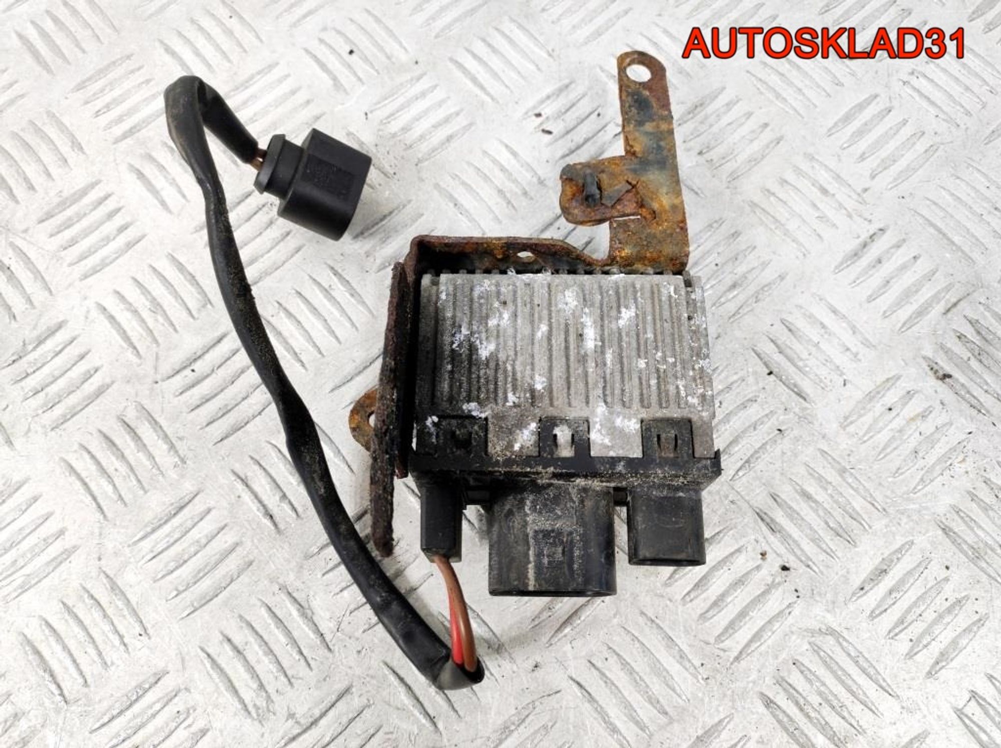 Блок управления вентилятором Audi A4 B7 8E0959501Q, 4500 рублей, Дубовое