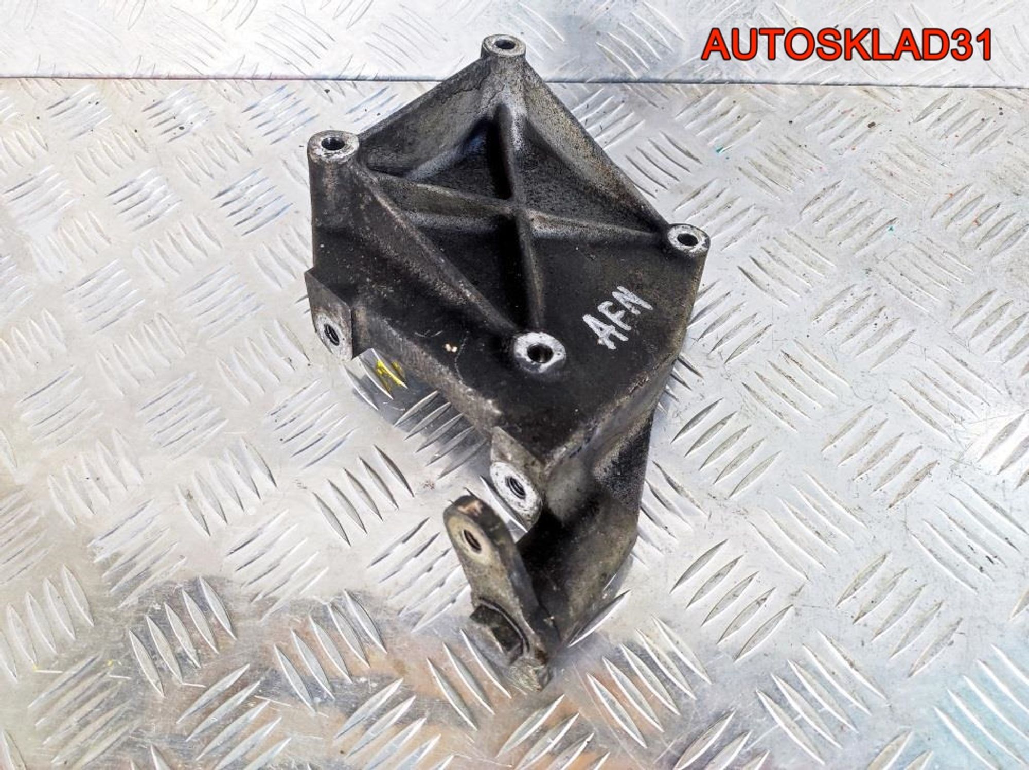 Кронштейн двигателя VW Passat B5 1,9 AFN Дизель, 900 рублей, Дубовое