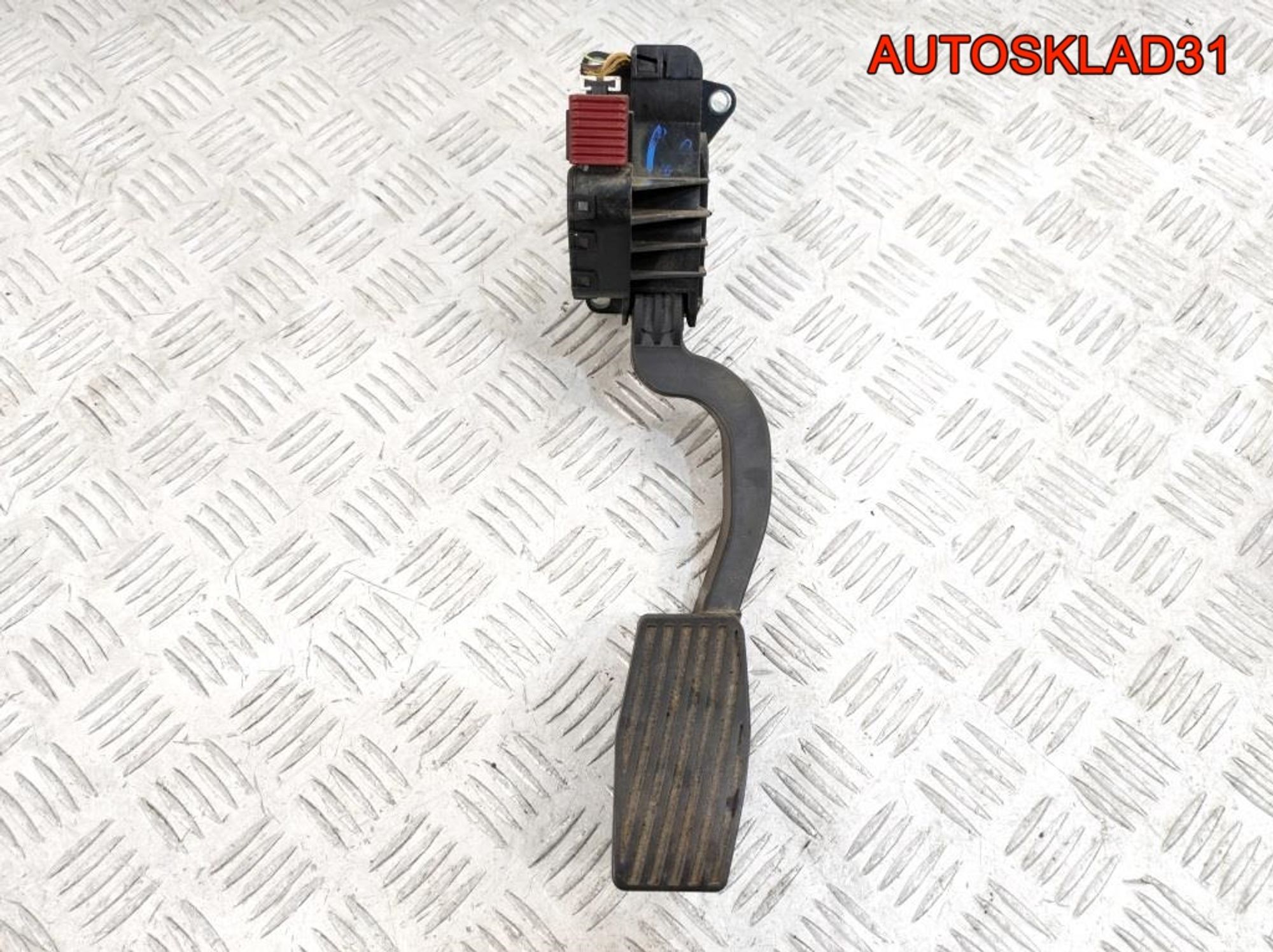 Педаль газа Opel Corsa D 1,4 Z14XEP Бензин 55702020, 2500 рублей, Дубовое