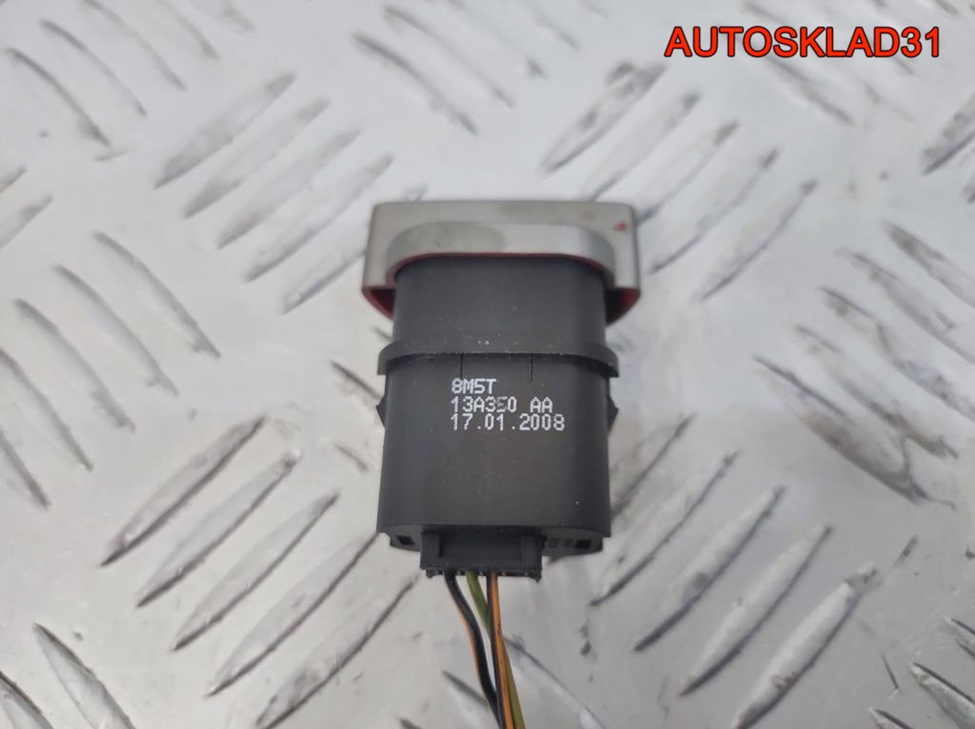 Кнопка аварики Ford Focus 2 8M5T13A350AA, 600 рублей, Дубовое