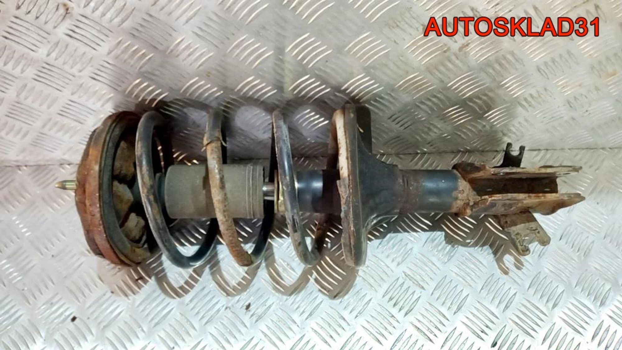 Амортизатор передний в сборе Mitsubishi Carisma DA MR554948, 5000 рублей, Дубовое