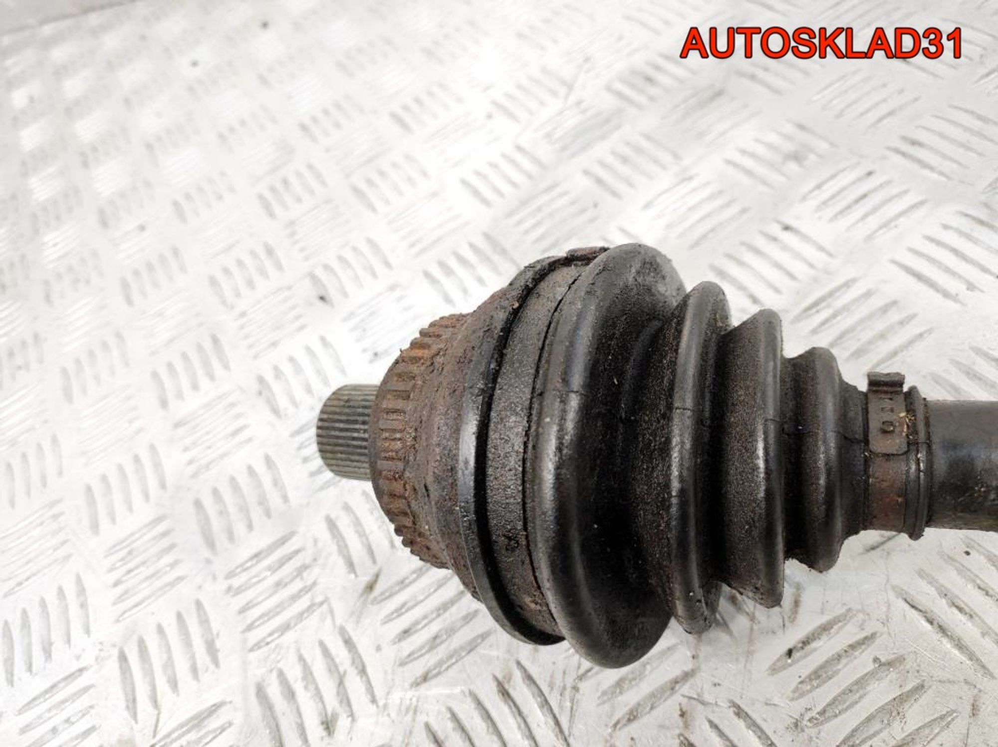 Полуось передняя левая Audi 100 C4 811407331L, 2300 рублей, Дубовое