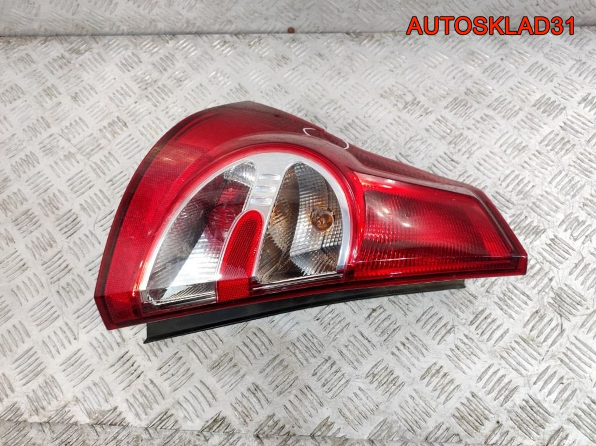 Фонарь задний левый Renault Sandero 1 8200734825, 3500 рублей, Дубовое