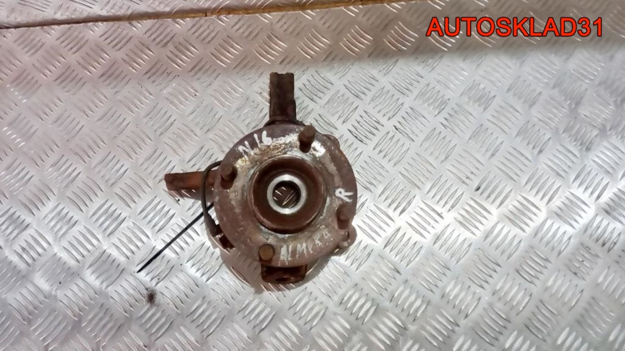Кулак поворотный передний правый в сборе Nissan Almera N16 400144M400, 2500 рублей, Дубовое