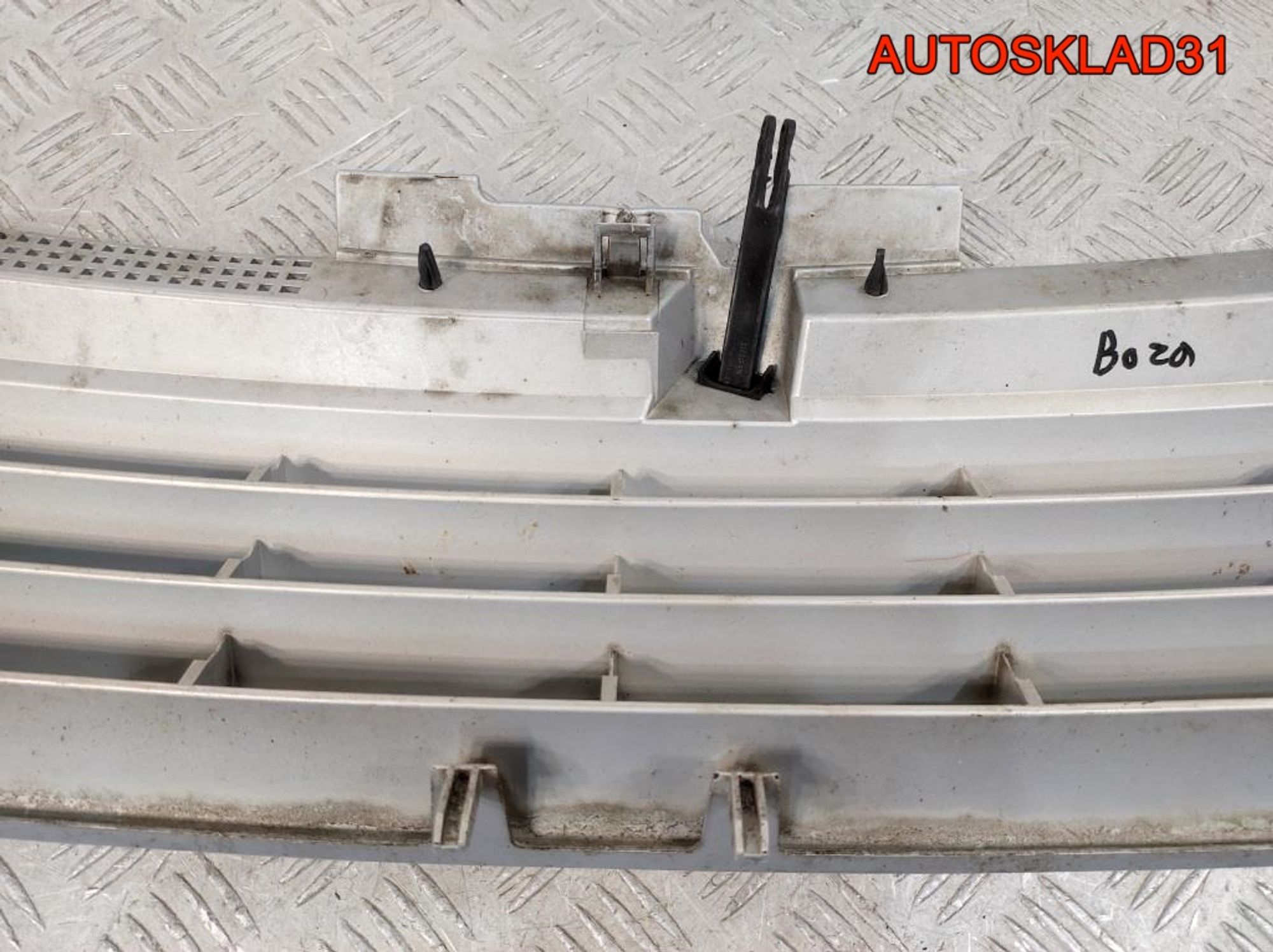 Решётка радиатора Volkswagen Bora 1J5853653OE, 2500 рублей, Дубовое