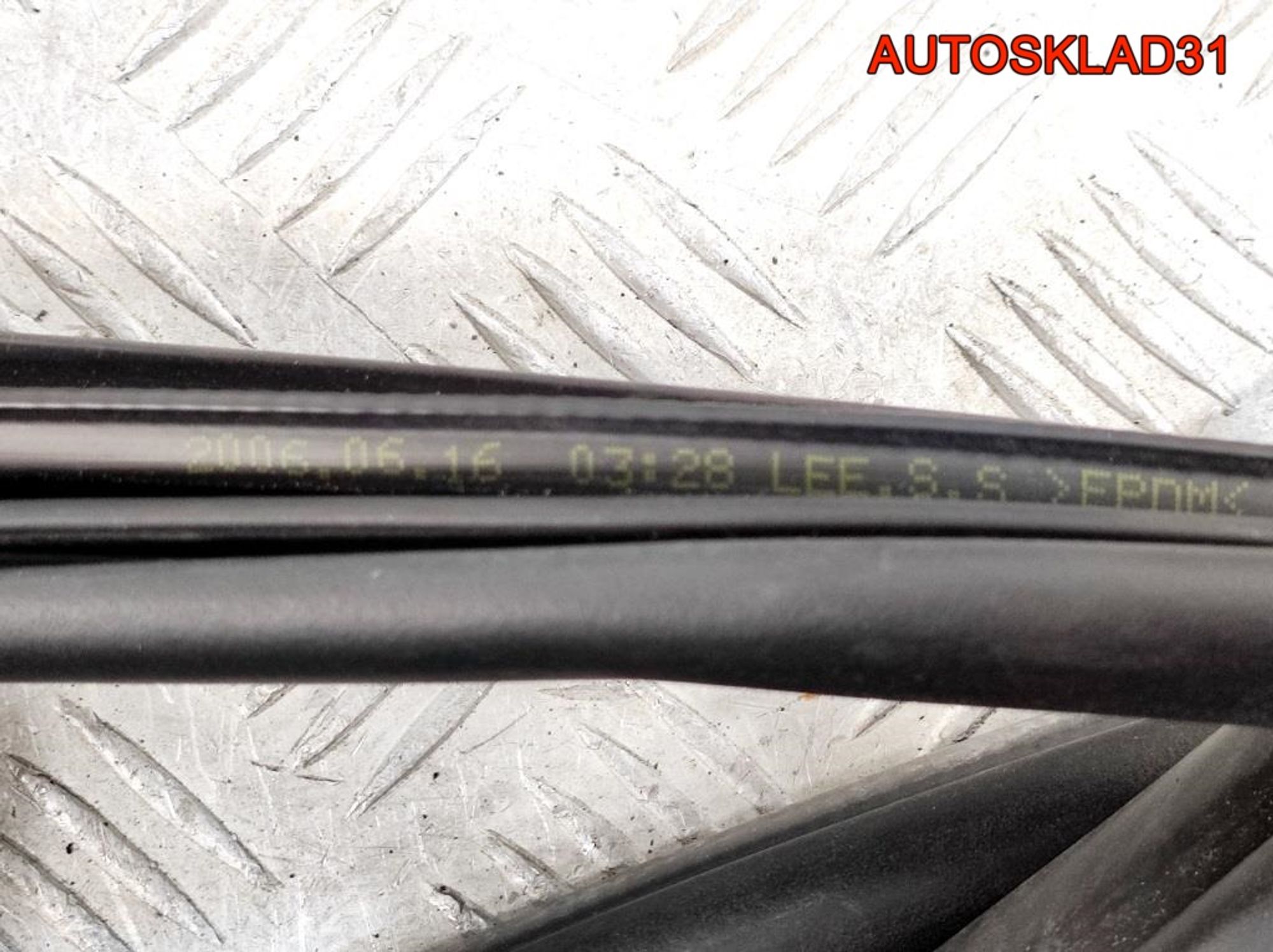 Уплотнитель двери Комплект Kia Rio 2 Хетчбэк, 4500 рублей, Дубовое