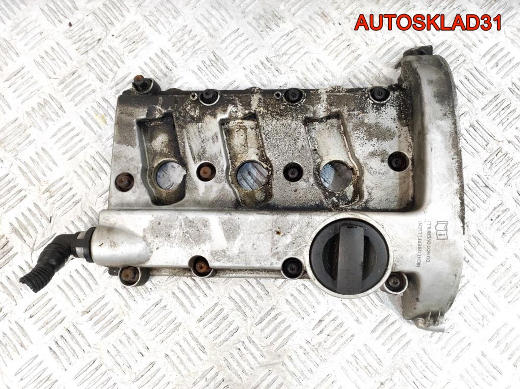 Крышка клапанная левая Audi A4 B6 3,0 ASN 06C103471F, 1500 рублей, Дубовое