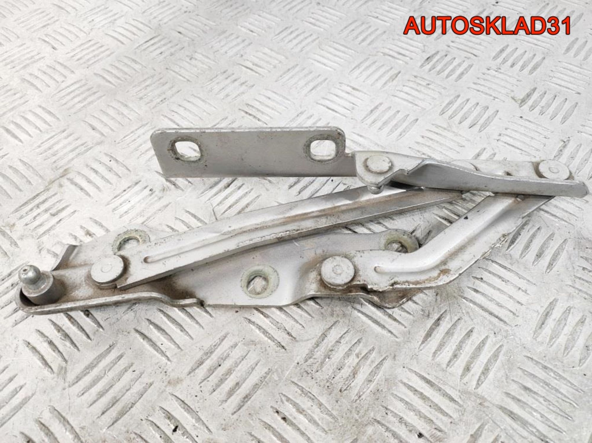 Петля капота правая Opel Vectra B 90508956, 900 рублей, Дубовое
