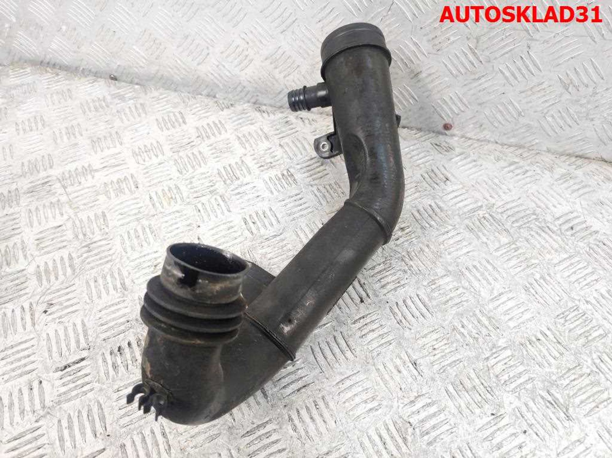 Патрубок воздушного фильтра VW Golf 4 1J0129654C, 1000 рублей, Дубовое