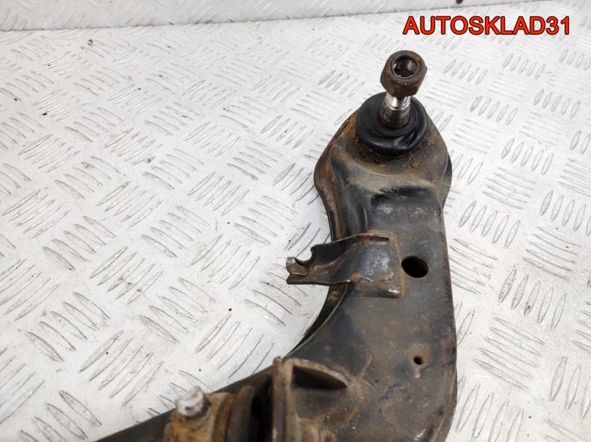 Рычаг передний нижний левый Nissan Primera P12 54501AV600, 1300 рублей, Дубовое