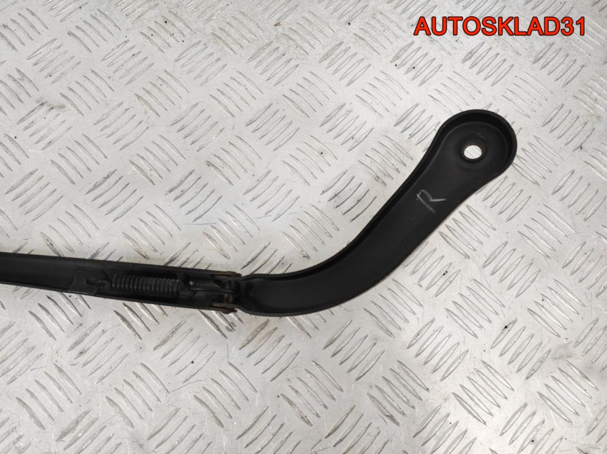 Поводок дворников правый BMW E90 61617171641, 900 рублей, Дубовое