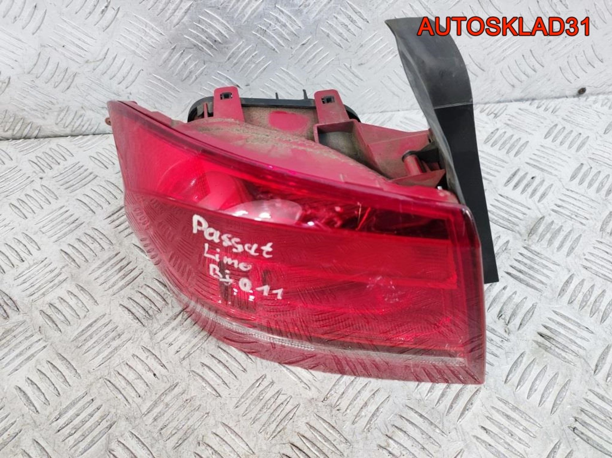 Фонарь задний левый VW Passat B7 3AE945095F Седан, 6500 рублей, Дубовое