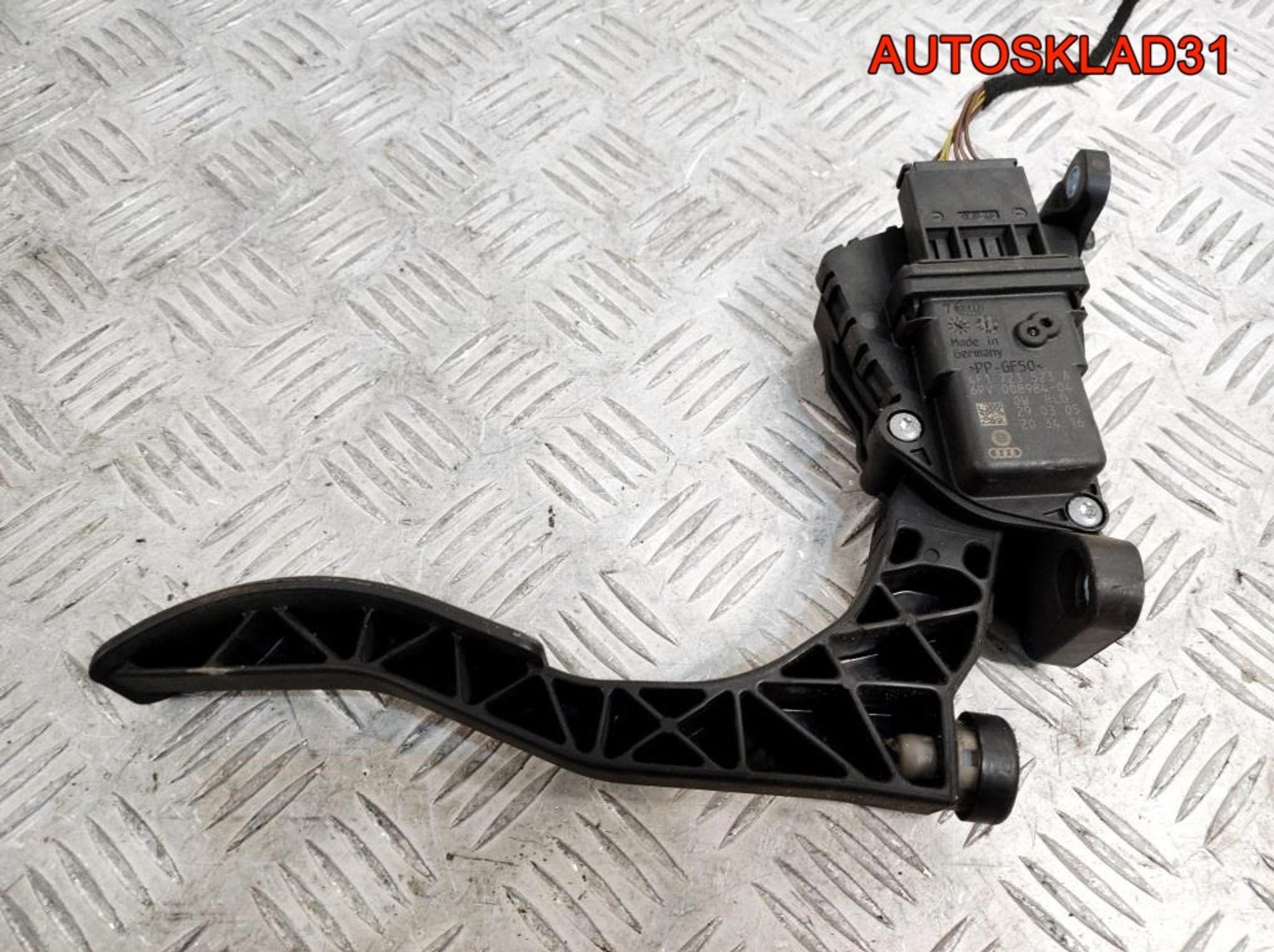 Педаль газа АКПП Audi A6 C6 4F  3.0 BMK 4F1723523A, 1400 рублей, Дубовое