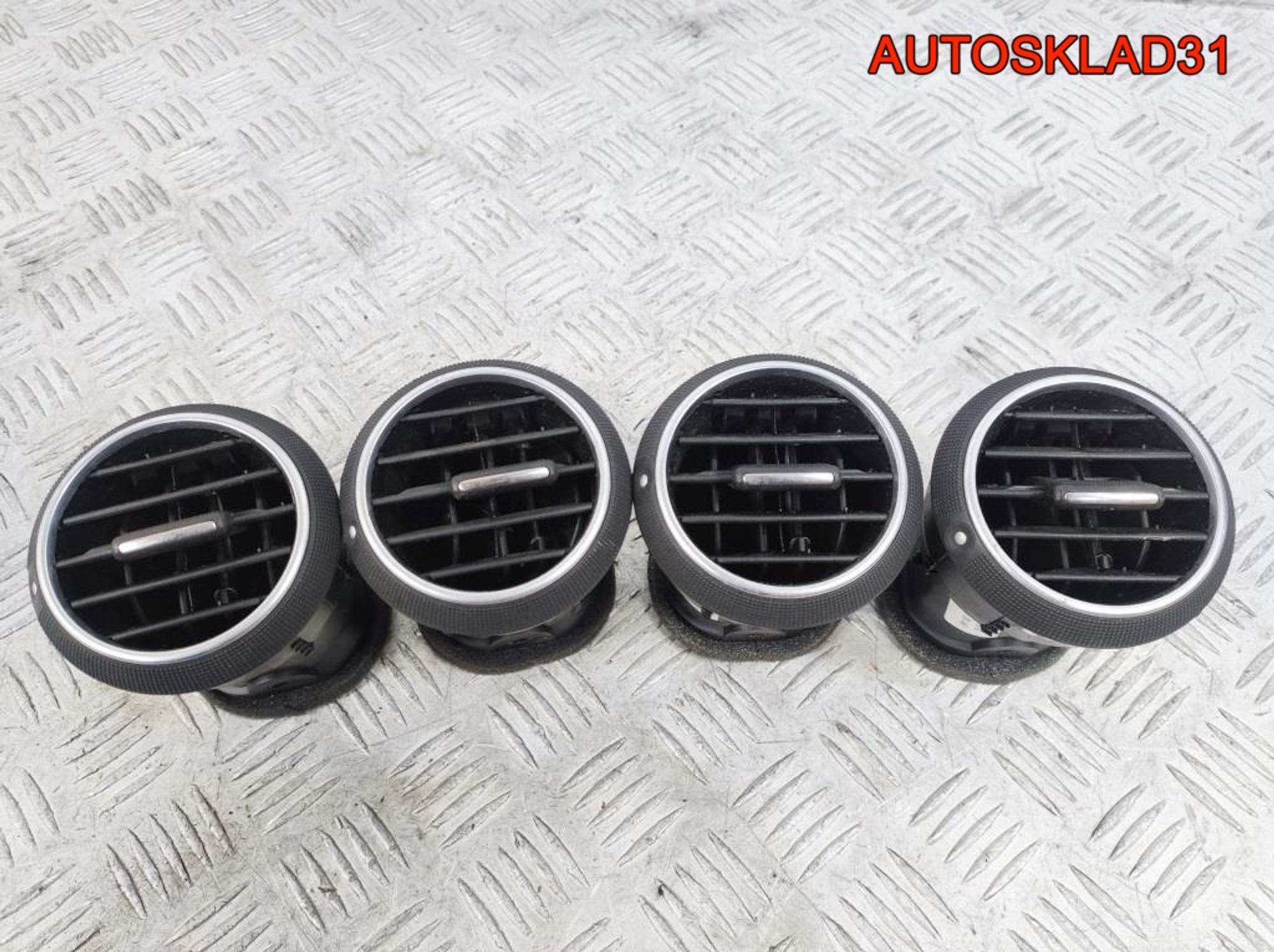 Дефлектор воздушный Audi A3 8P1 8P0820901A, 1000 рублей, Дубовое