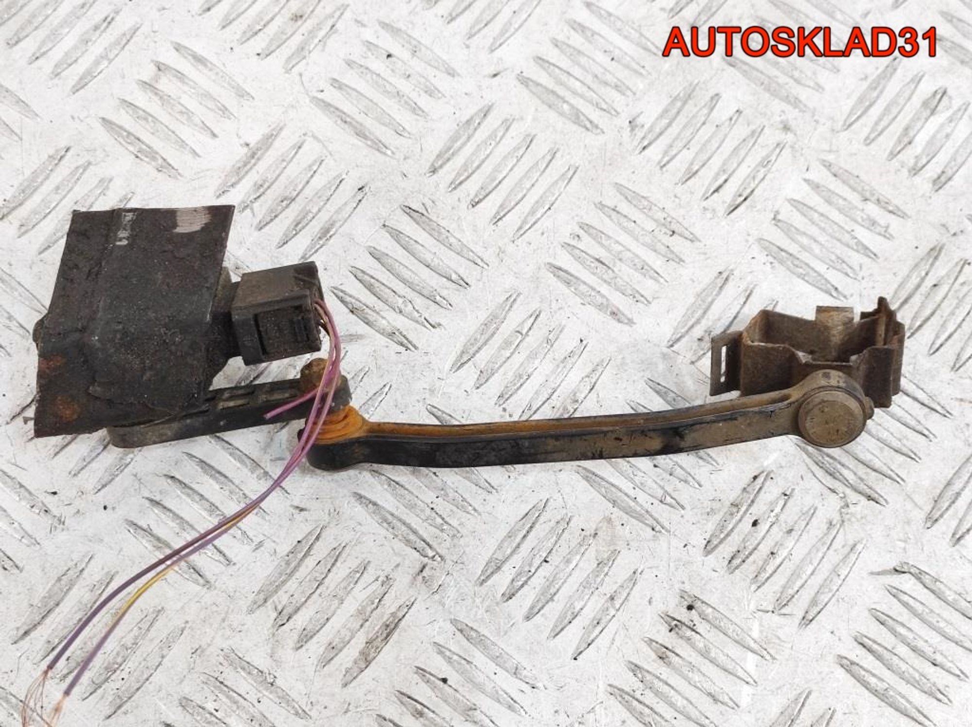 Датчик дорожного просвета Audi A4 B6 8E0907503, 1500 рублей, Дубовое