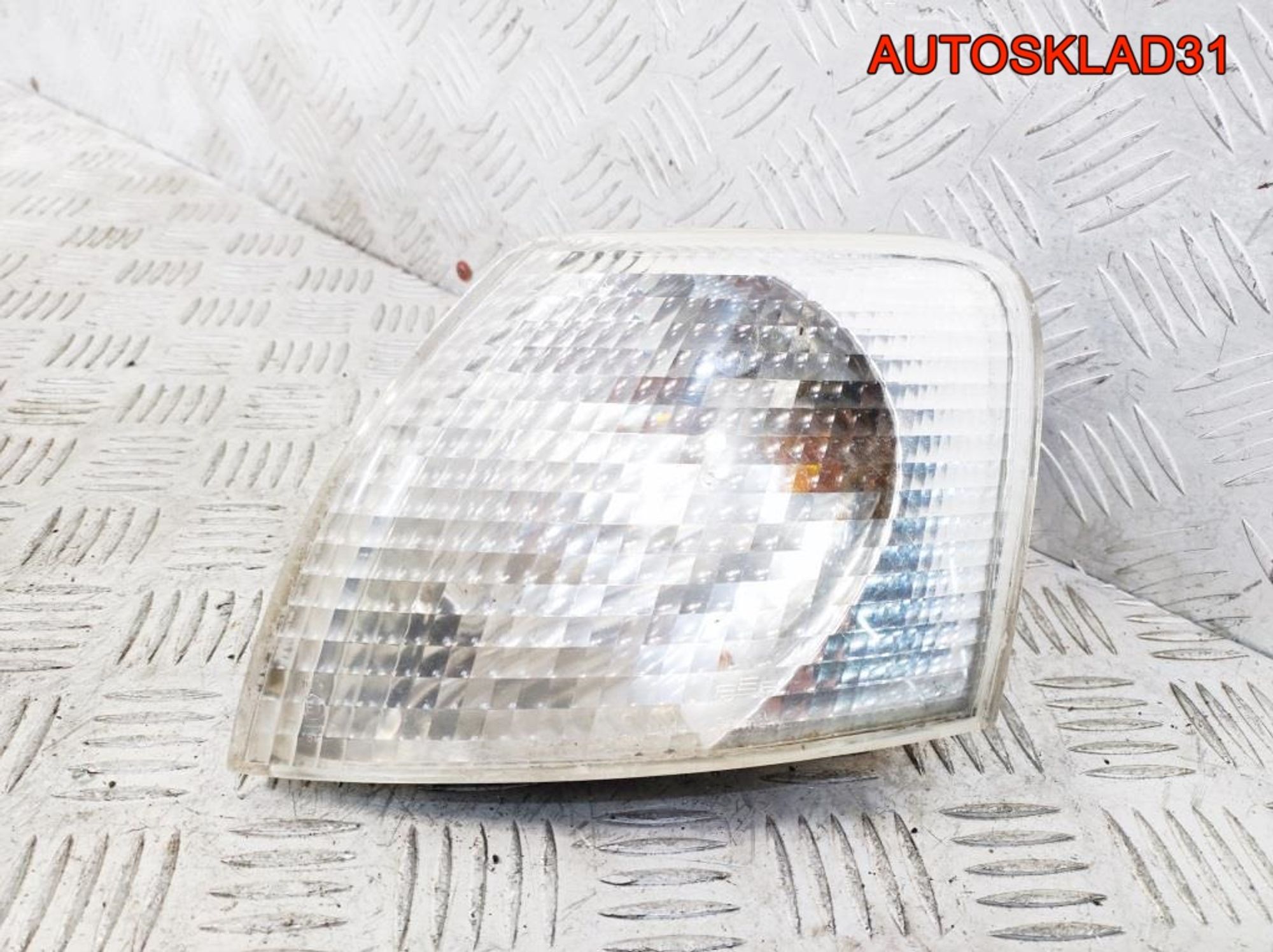 Указатель поворота левый VW Passat B5 3B0953049C, 900 рублей, Дубовое