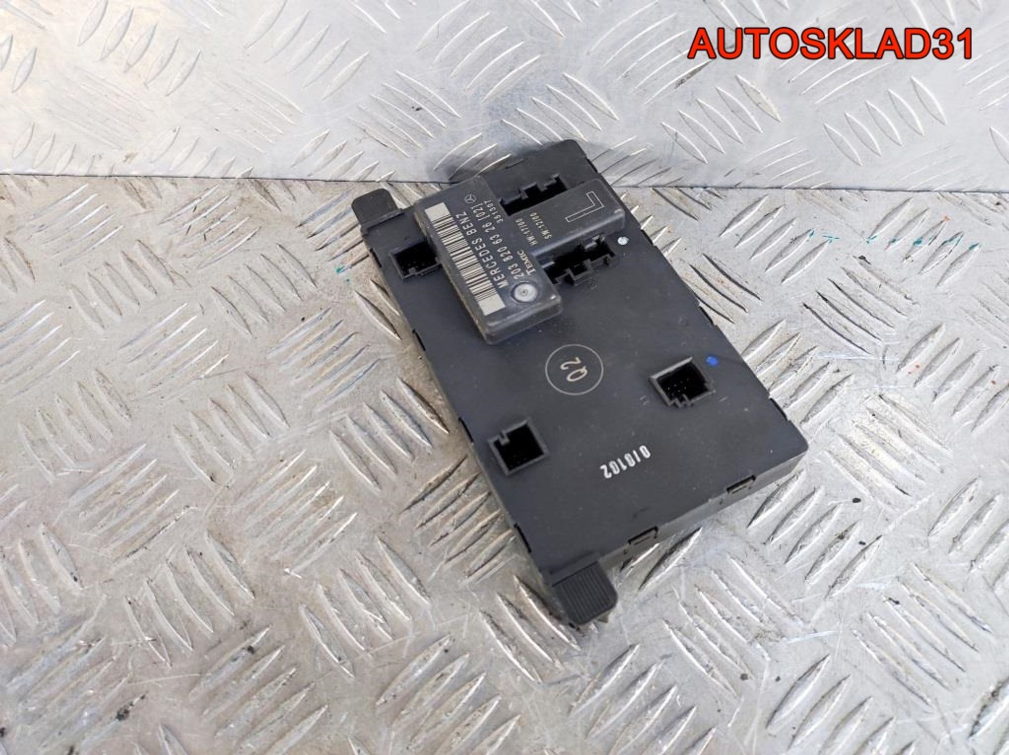 Блок комфорта п/л двери Mercedes W203 A2038206326, 1300 рублей, Дубовое