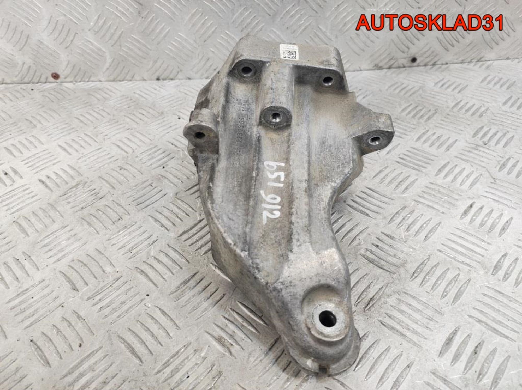 Кронштейн двигателя левый Mercedes X204 651.912, 1000 рублей, Дубовое