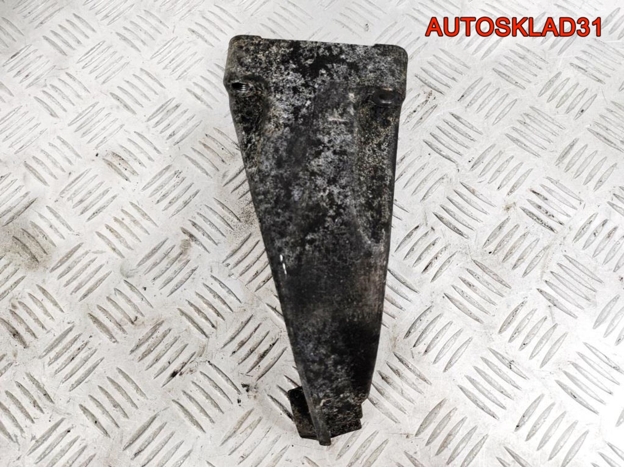 Кронштейн двигателя правый Mercedes W220 3.2 613.960 A6132230804, 500 рублей, Дубовое