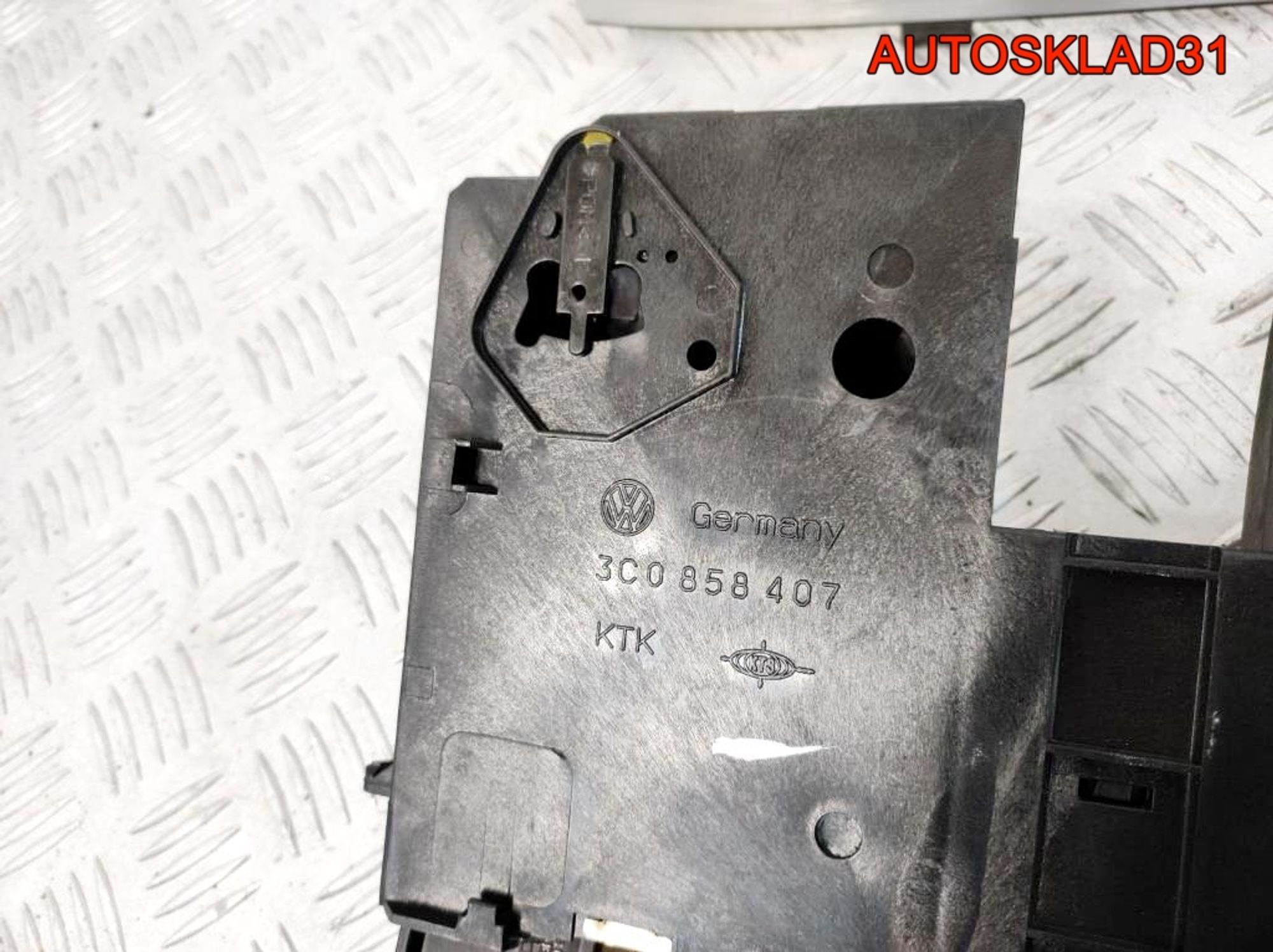 Комплект накладок салона VW Passat B6 3C0858069AE, 10000 рублей, Дубовое