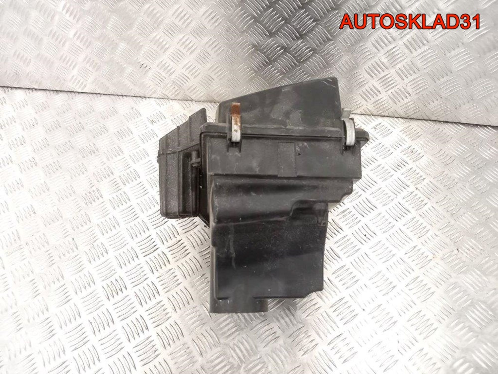 Корпус воздушного фильтра Mazda 3 BK LF5013320B, 1400 рублей, Дубовое