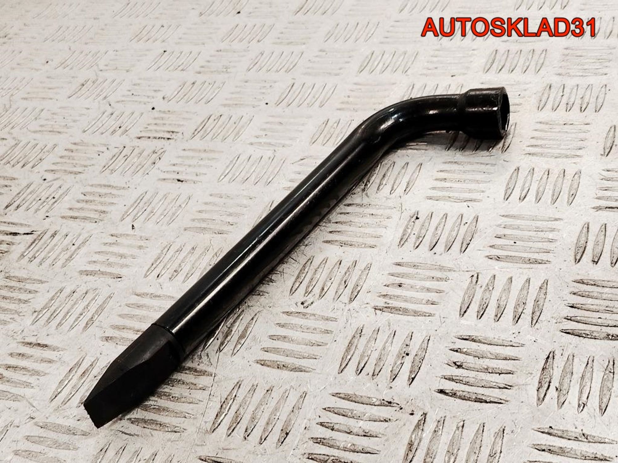 Ключ баллонный Ford Focus 1 93BB17032AB, 1000 рублей, Дубовое