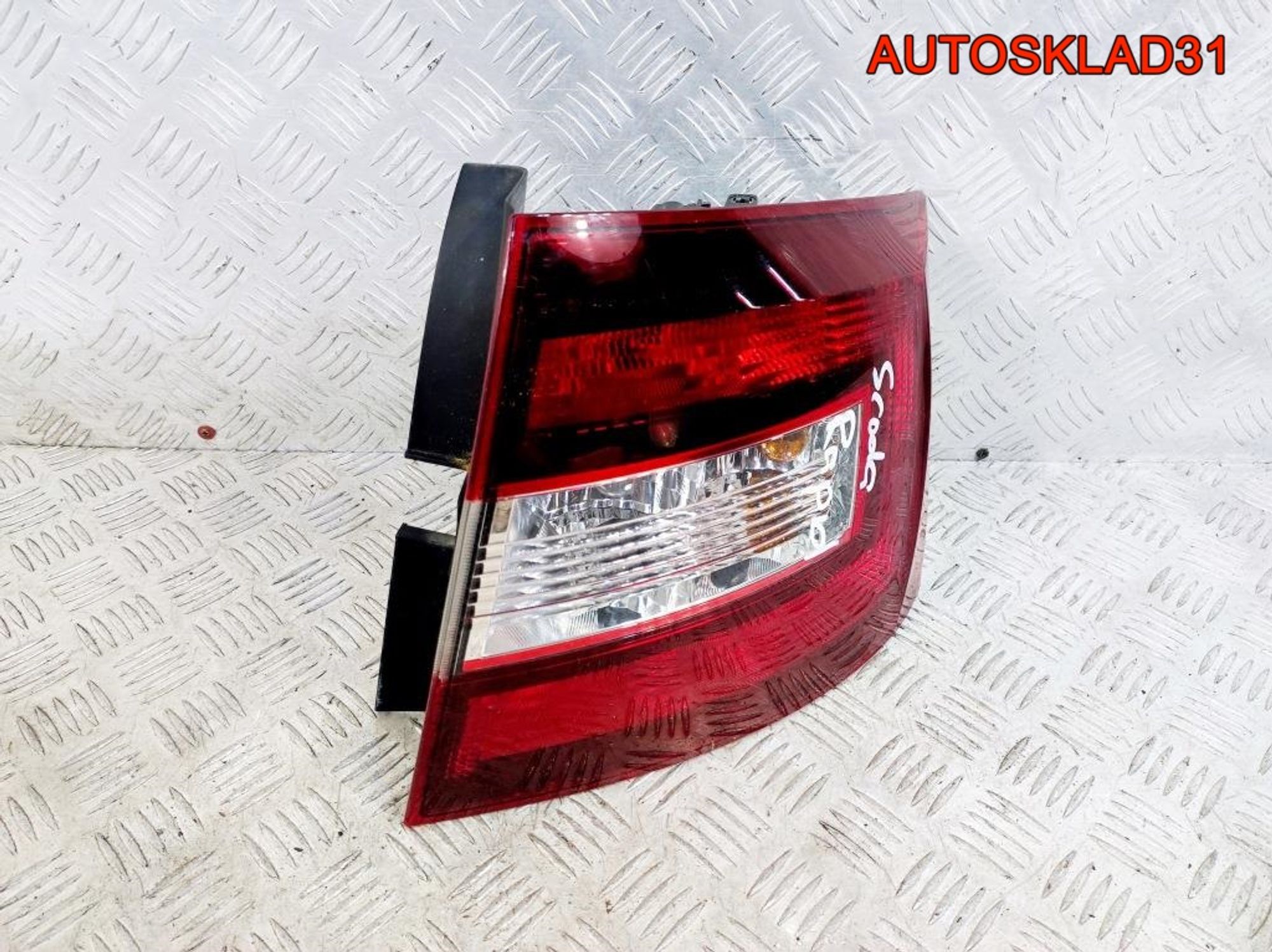 Фонарь задний правый Skoda Rapid 5JJ945096A, 9800 рублей, Дубовое