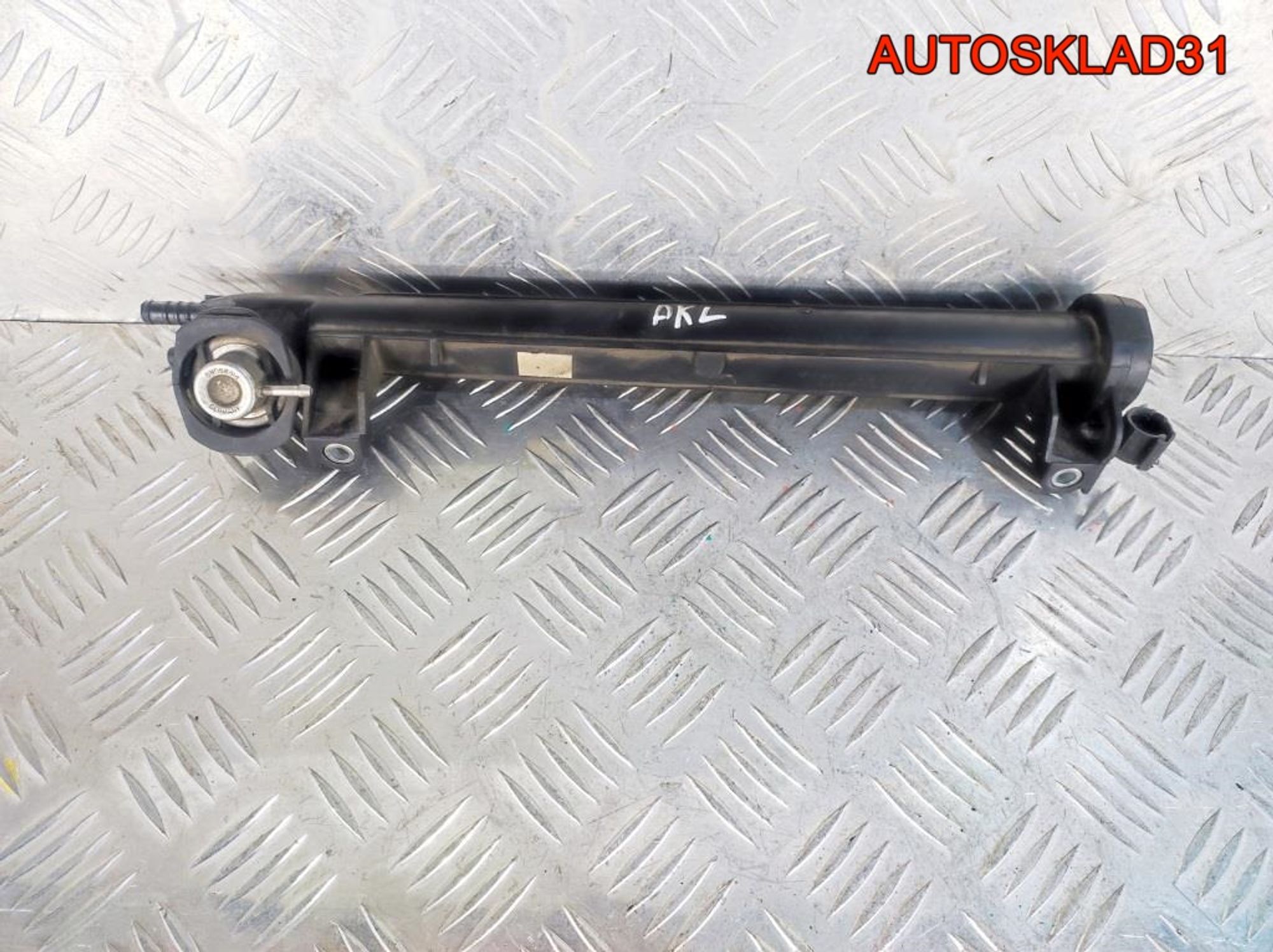 Рейка топливная Volkswagen Golf 4 AKL 06A133317A, 2500 рублей, Дубовое
