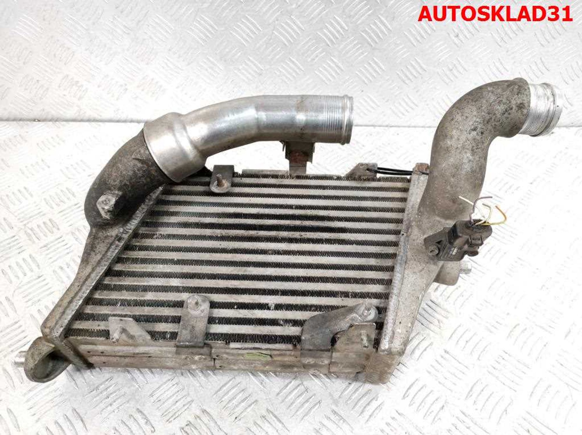 Интеркулер Audi A8 D3 4E0145805D Дизель, 5700 рублей, Дубовое
