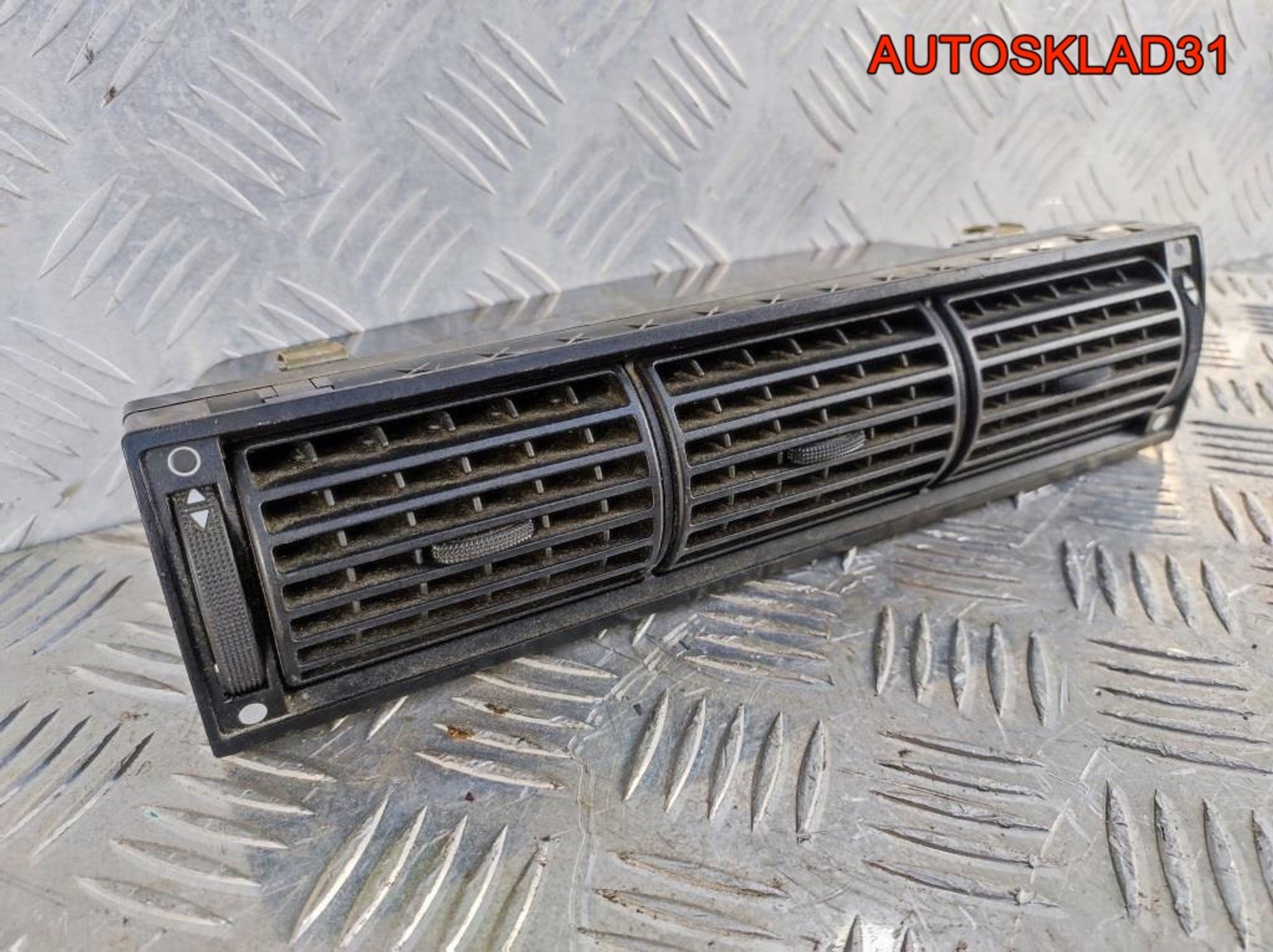 Дефлектор воздушный центральный Audi A6 C4, 900 рублей, Дубовое