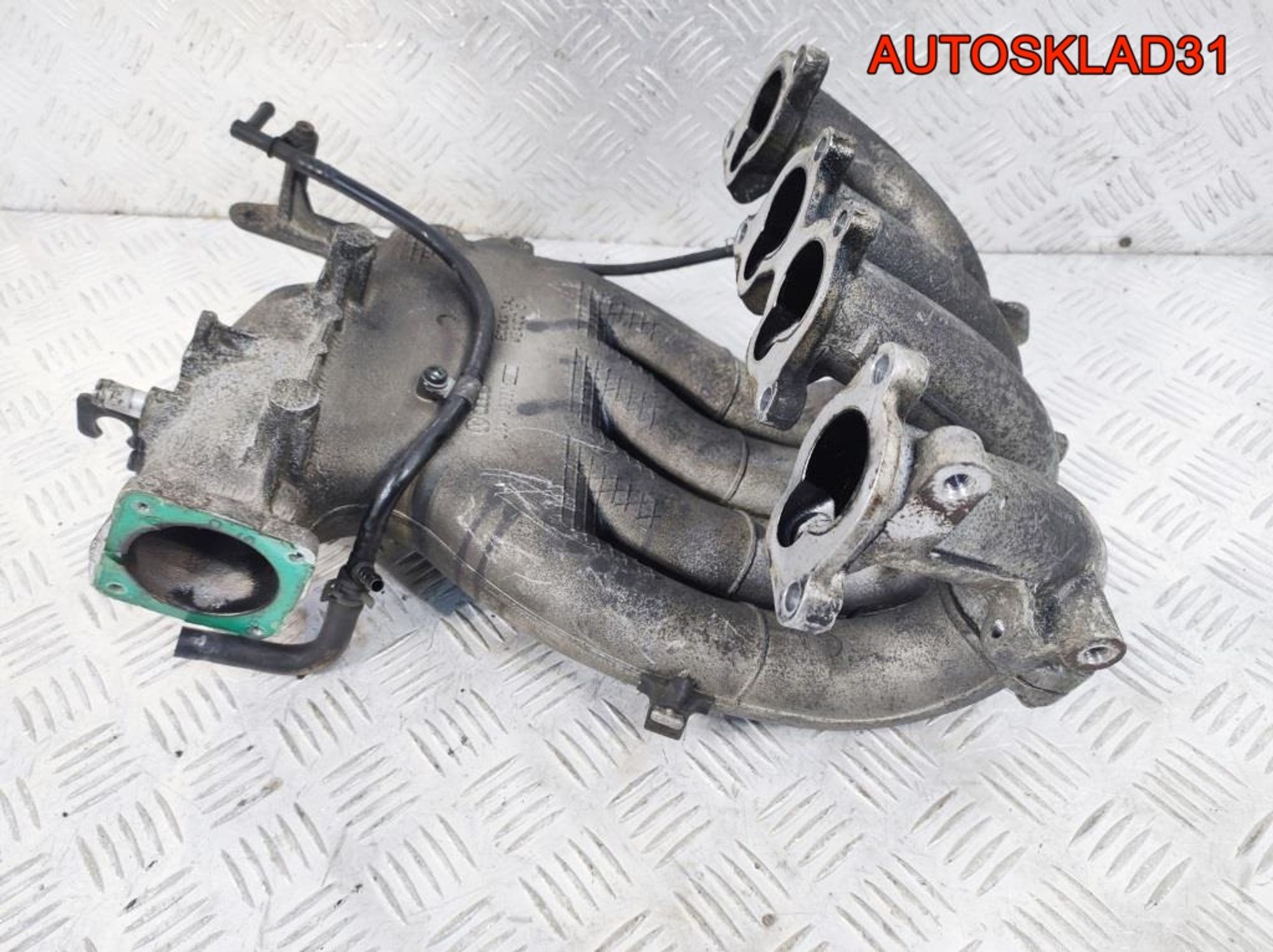 Коллектор впускной VW Golf 4 2.0 AQY 06A133223N, 900 рублей, Дубовое