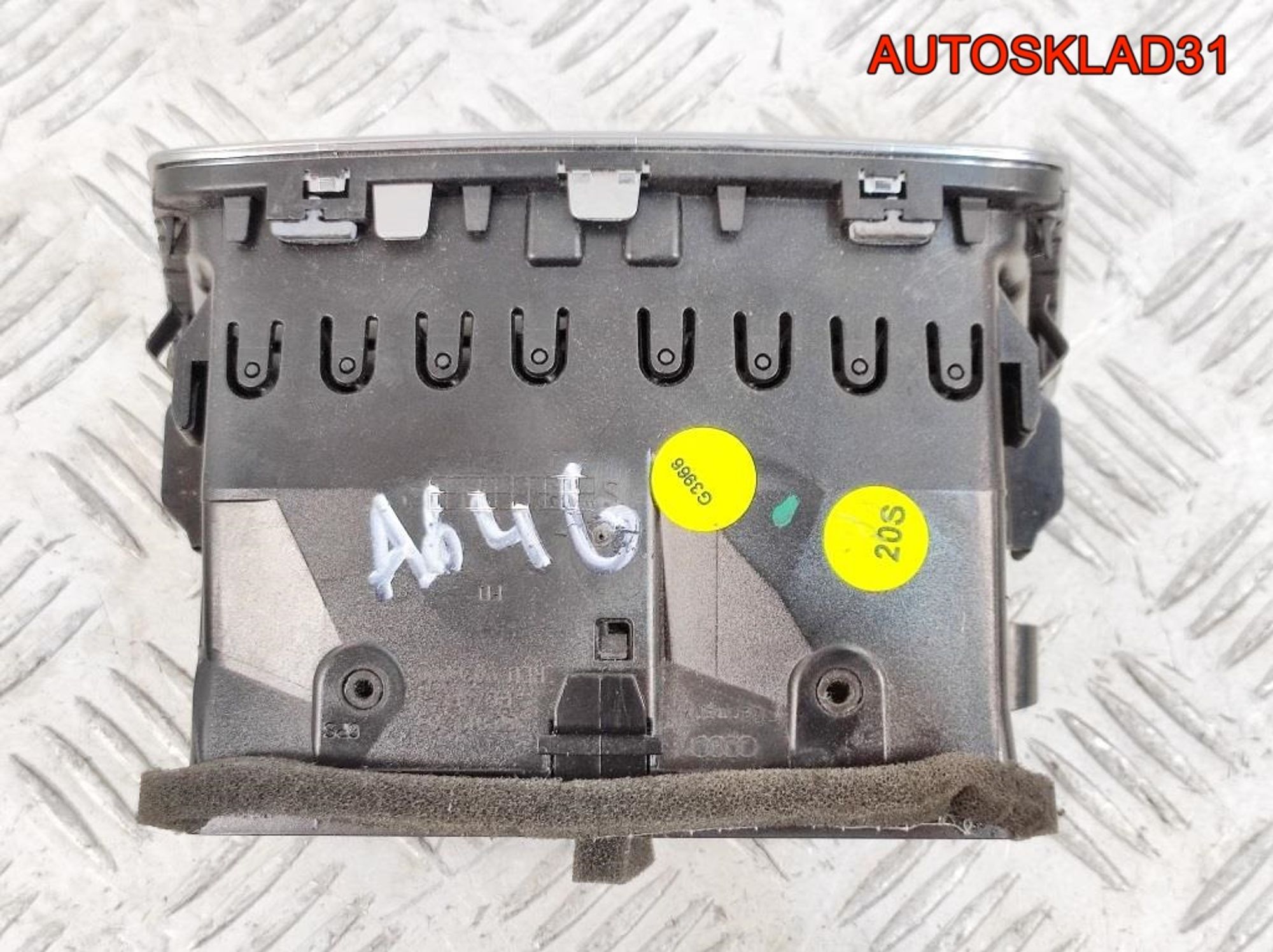 Дефлектор обдува салона задний Audi A6 C7 4G 4G0819203, 2000 рублей, Дубовое