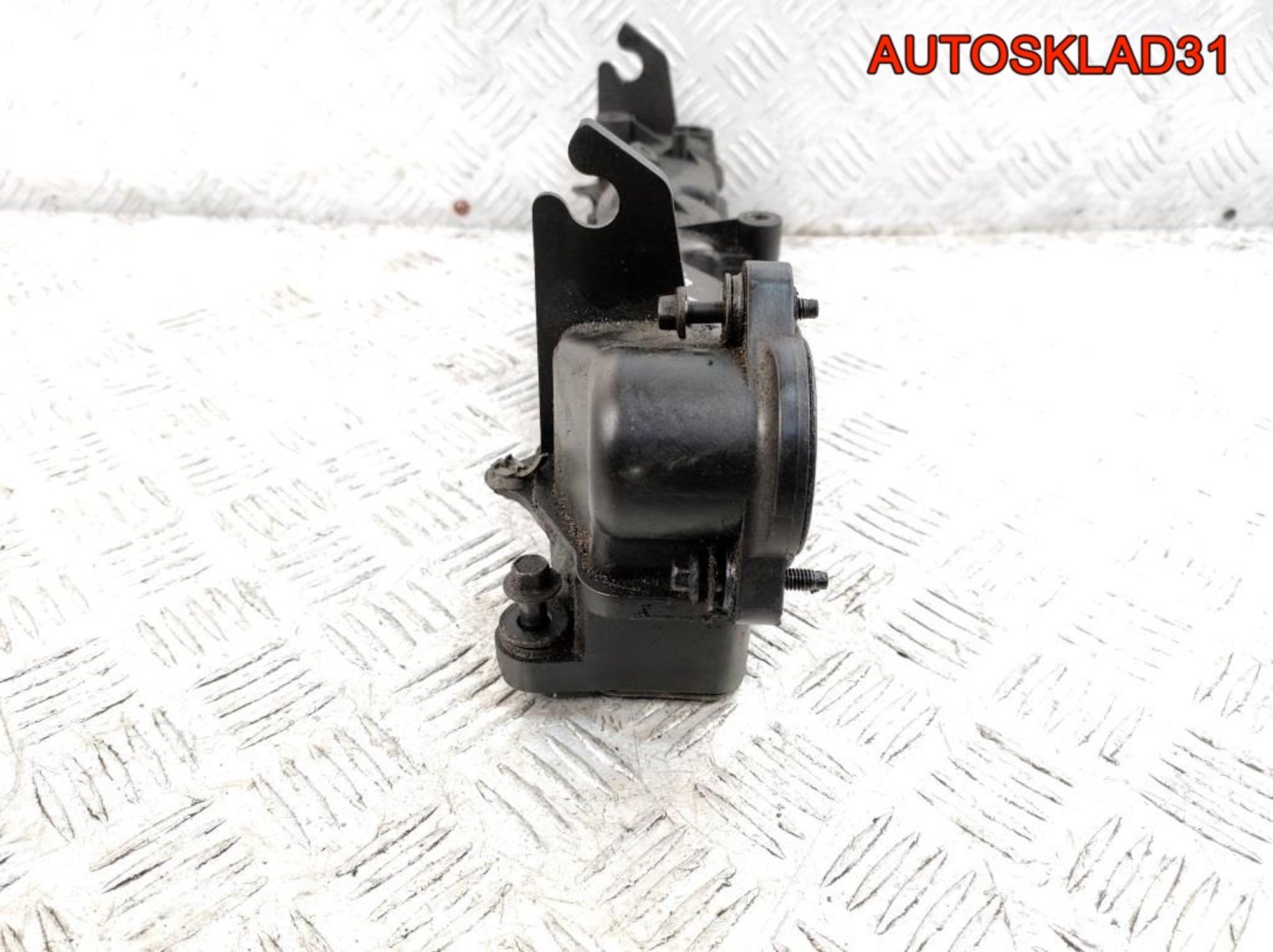 Коллектор впускной 3 2.0 BCBB 2S7Q9424BD Дизель, 1500 рублей, Дубовое