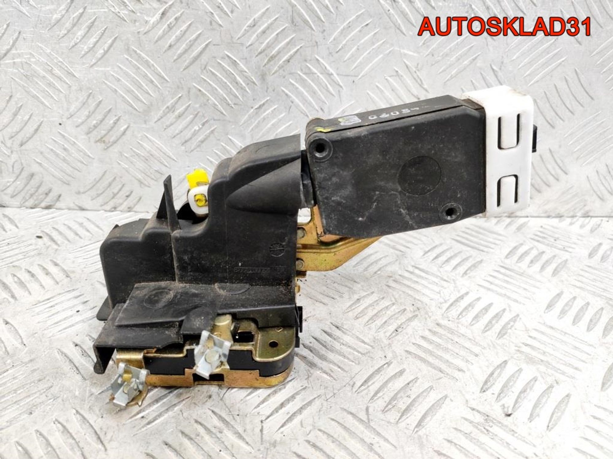 Замок двери передней правой Mitsubishi Carisma DA, 1400 рублей, Дубовое