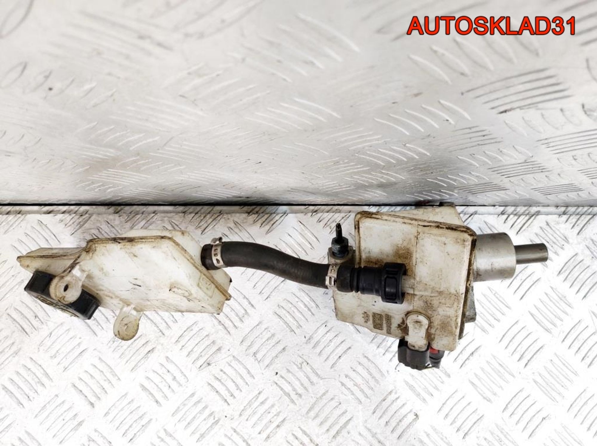 Цилиндр тормозной главный Ford Focus 2 1,6 Бензин 03350886401, 2000 рублей, Дубовое