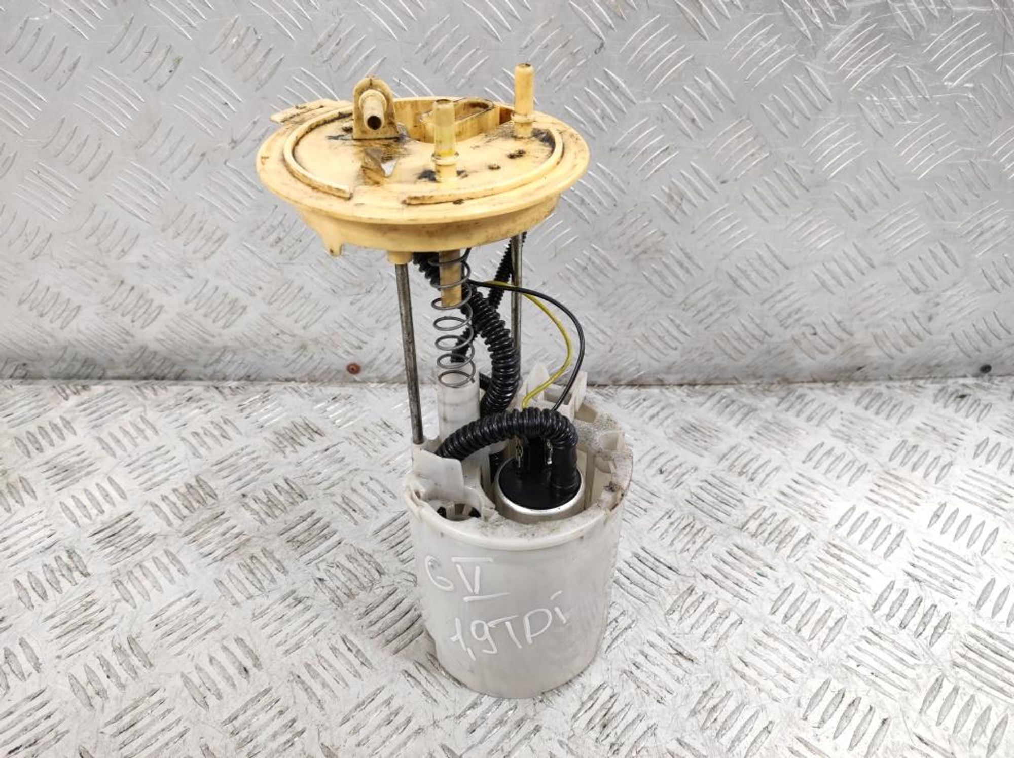 Насос топливный VW Golf 6 1,9 Дизель, 2000 рублей, Дубовое