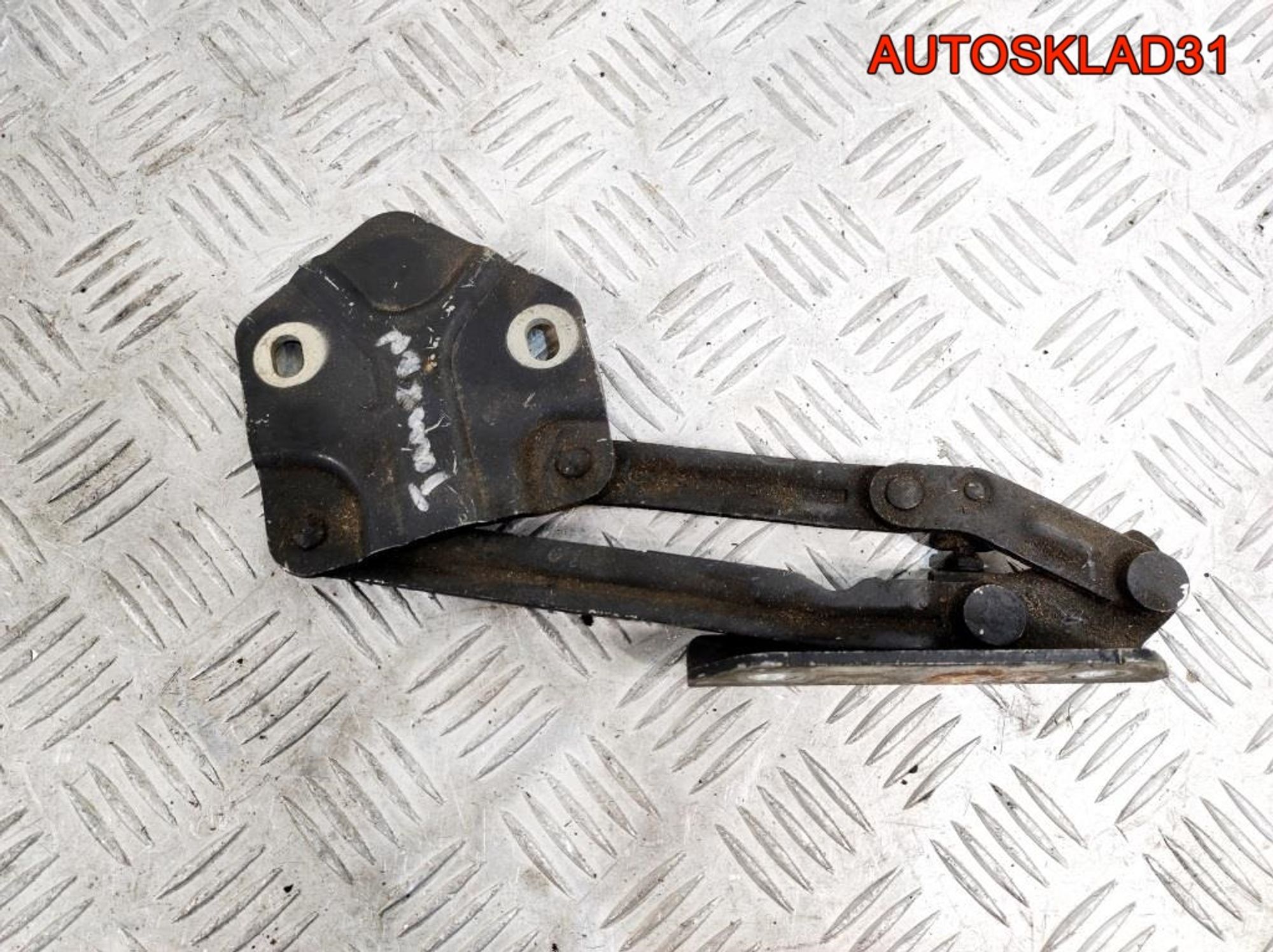 Петля капота левая Volkswagen Touran 1T0823301E, 1400 рублей, Дубовое