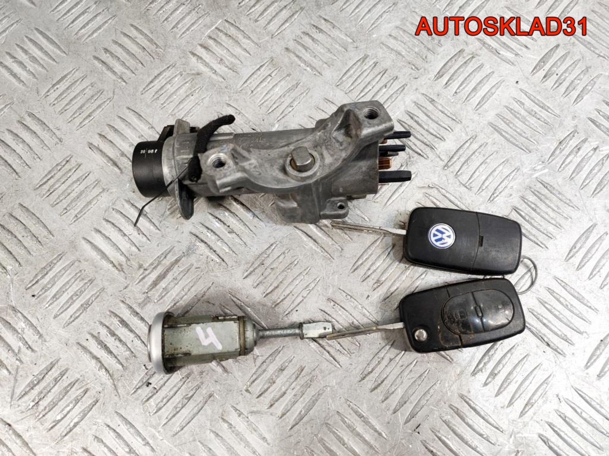 Комплект замок зажигания и личинки с ключом VW Passat B5 4B0905851A, 4500 рублей, Дубовое