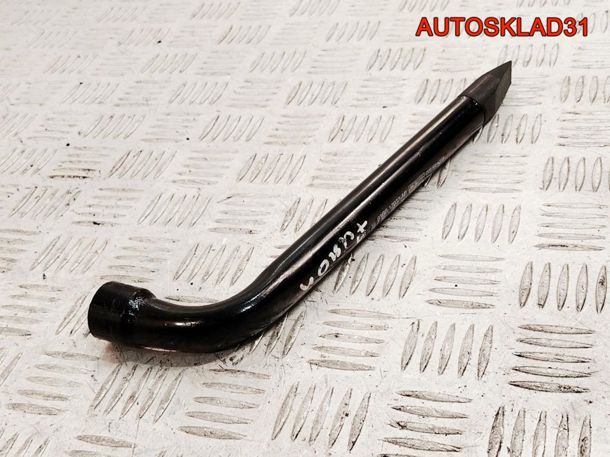 Ключ баллонный Ford Focus 1 93BB17032AB, 1000 рублей, Дубовое