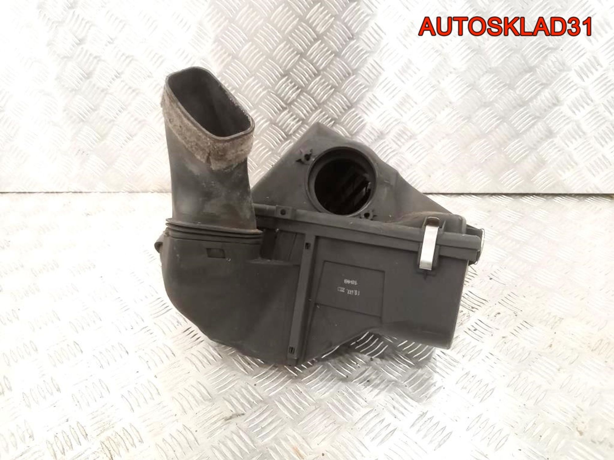 Корпус воздушного фильтра BMW E90 13717797467, 3600 рублей, Дубовое