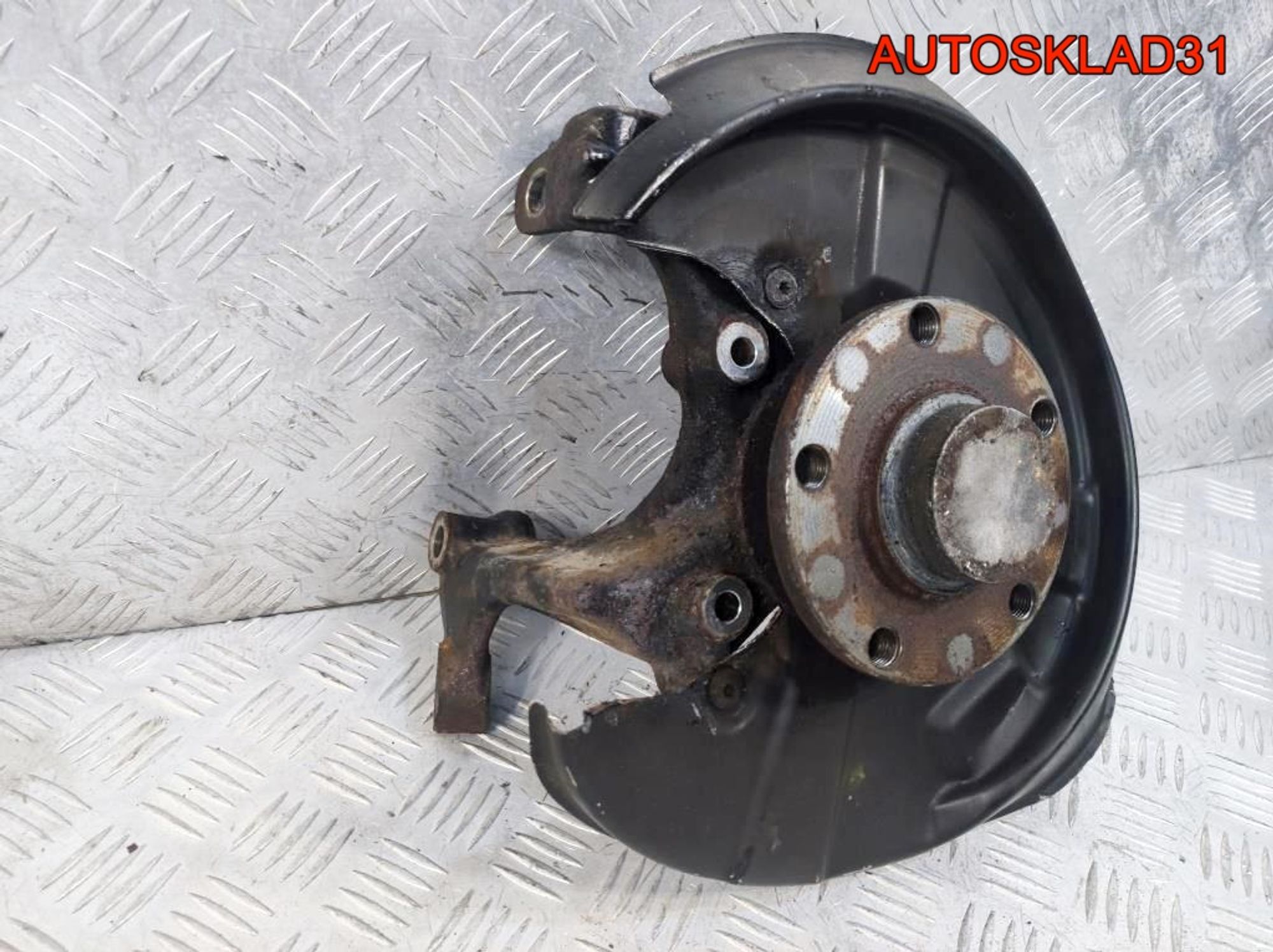 Кулак поворотный задний правый Audi A4 B6 2 WD, 1200 рублей, Дубовое