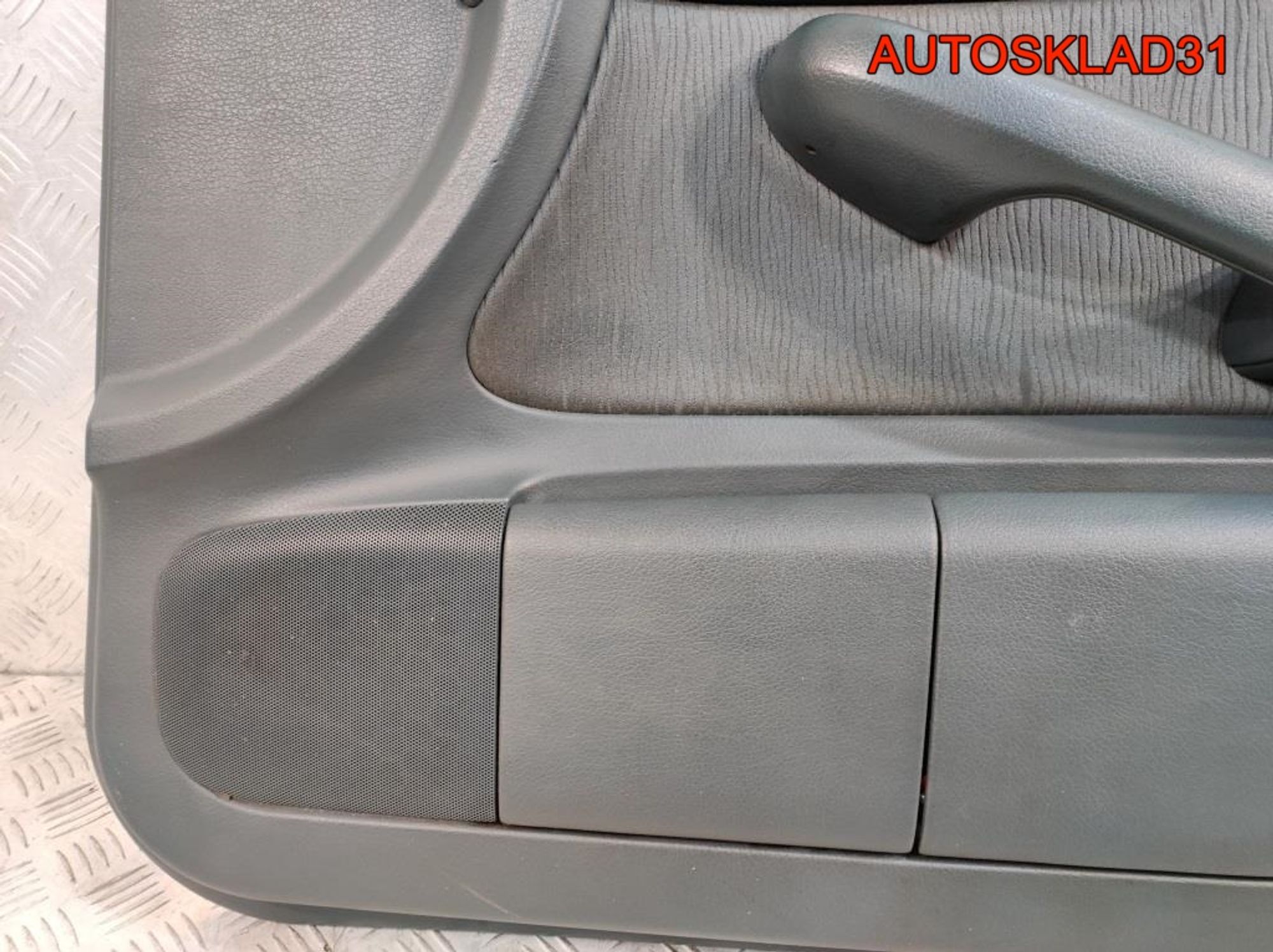 Обшивка двери передней правой Audi A6 C5 4B1867104GNA, 900 рублей, Дубовое