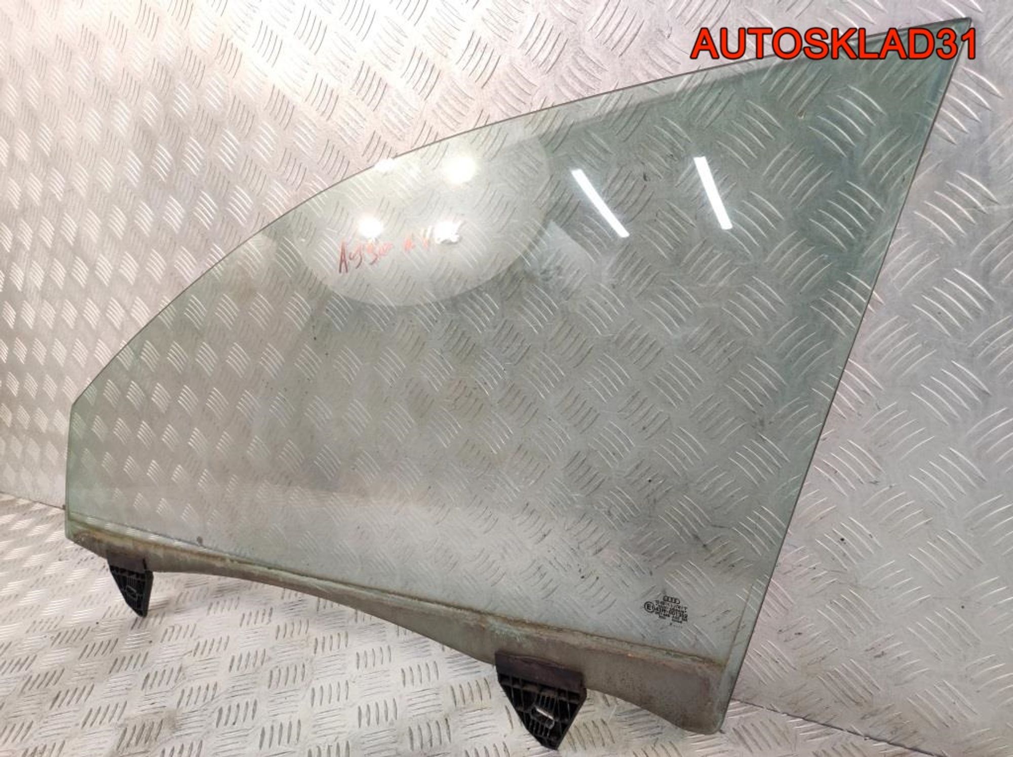 Стекло двери передней левой Audi A4 B6 8E0845021D, 1300 рублей, Дубовое