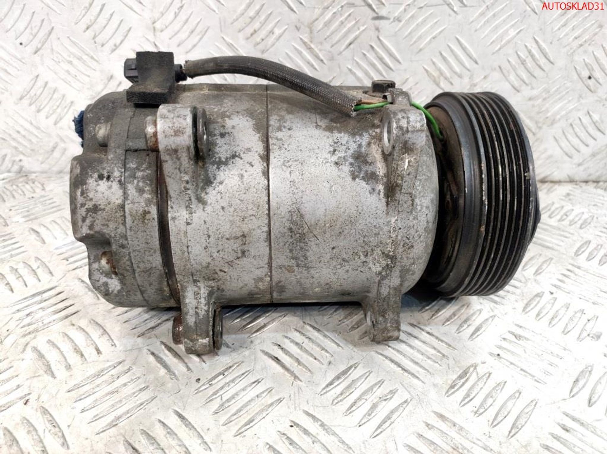 Компрессор кондиционера VW Golf 4 1J0820803B, 5900 рублей, Дубовое