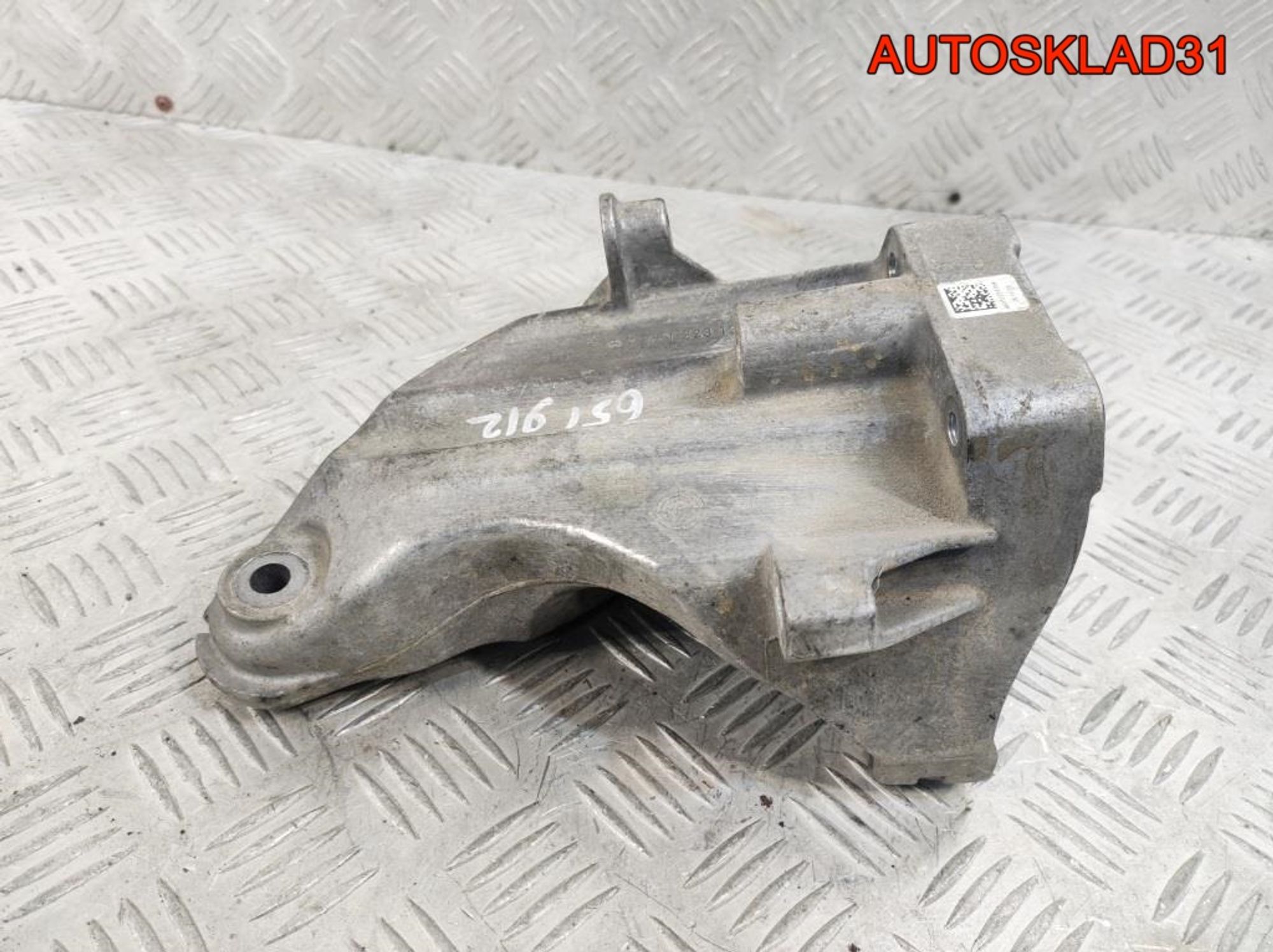 Кронштейн двигателя левый Mercedes X204 651.912, 1000 рублей, Дубовое