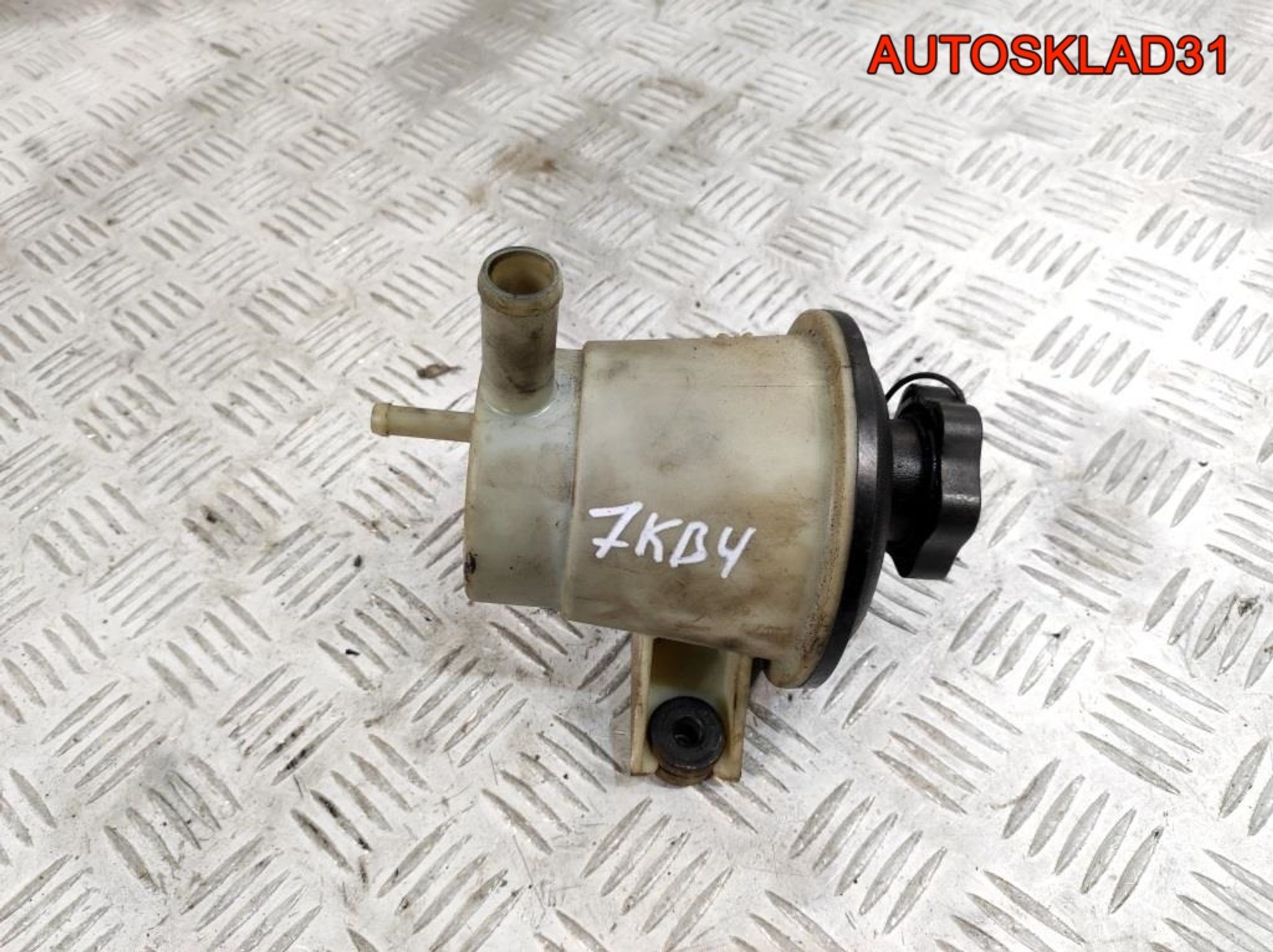 Бачок гидроусилителя Ford Maverick 2 3,0 7KB4 Бензин 3L843531AA, 900 рублей, Дубовое