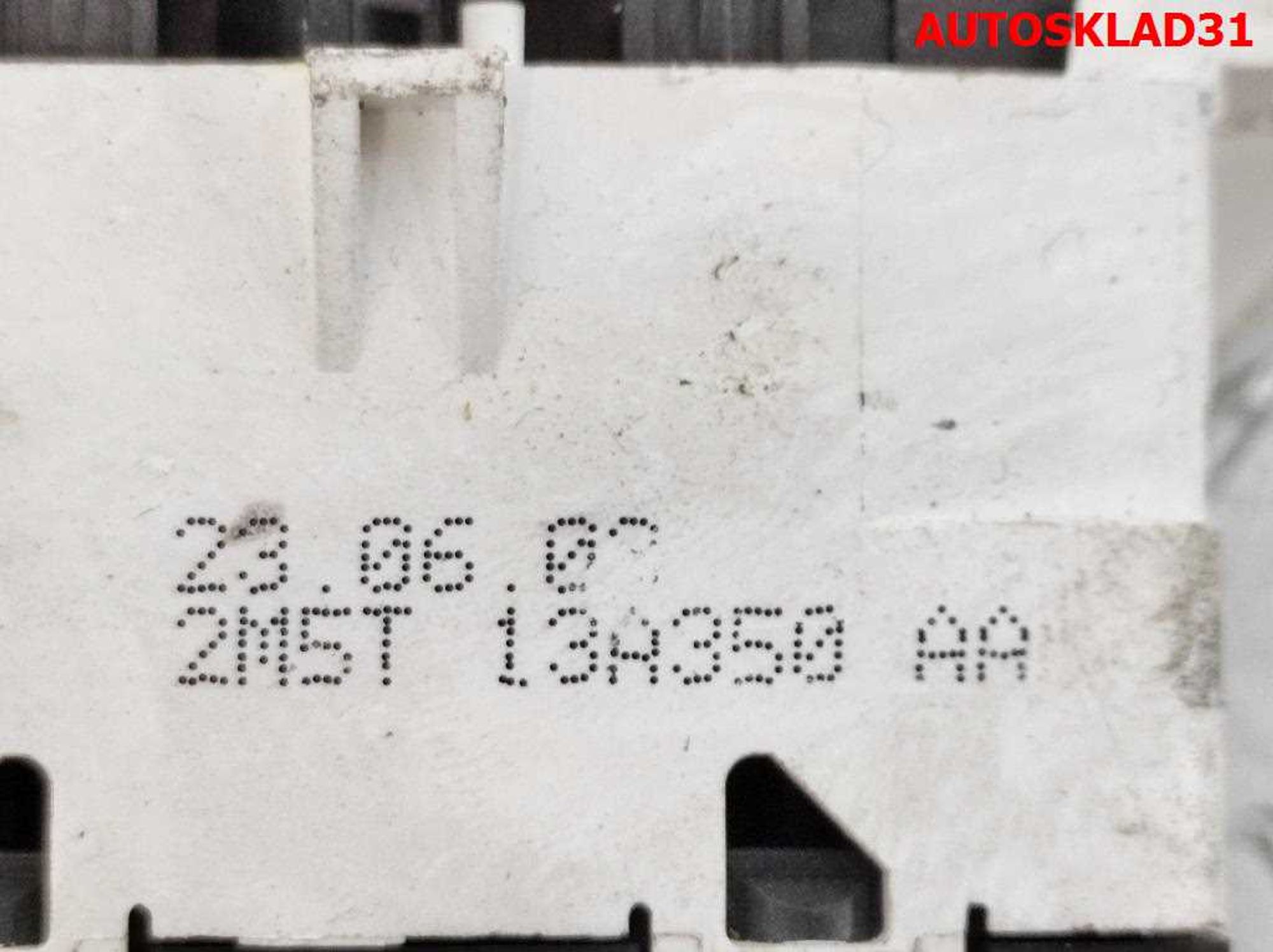 Кнопка аварийной сигнализации Ford Focus 1 2M5T13A350AA, 600 рублей, Дубовое