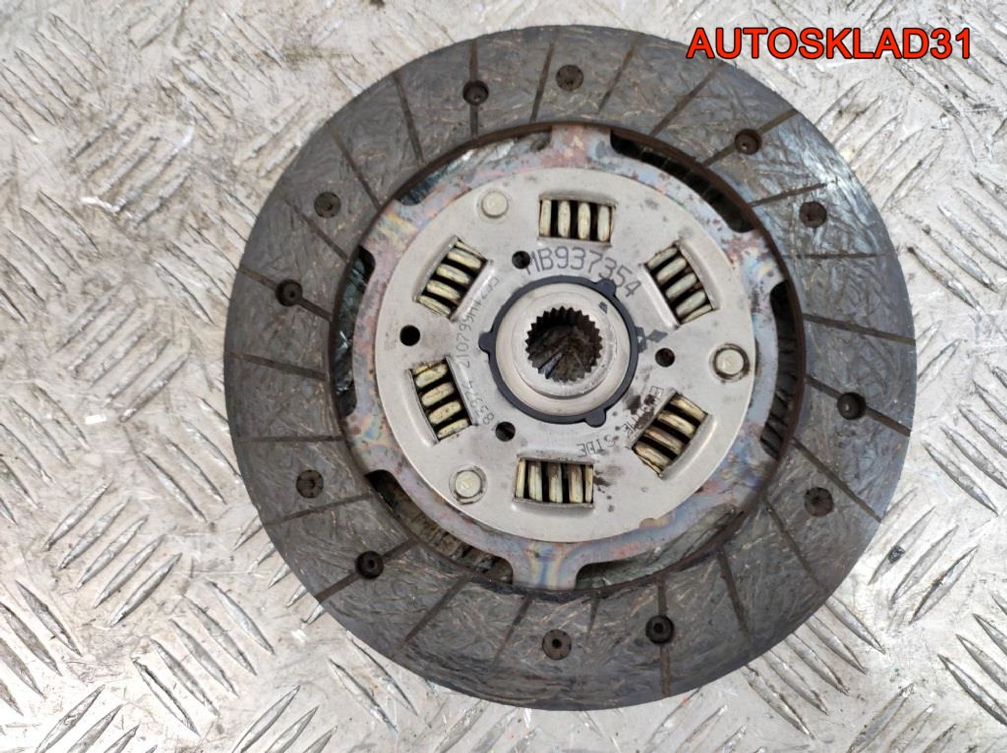 Комплект сцепления Mitsubishi Carisma DA 1.6 4G92 MD310399, 3000 рублей, Дубовое