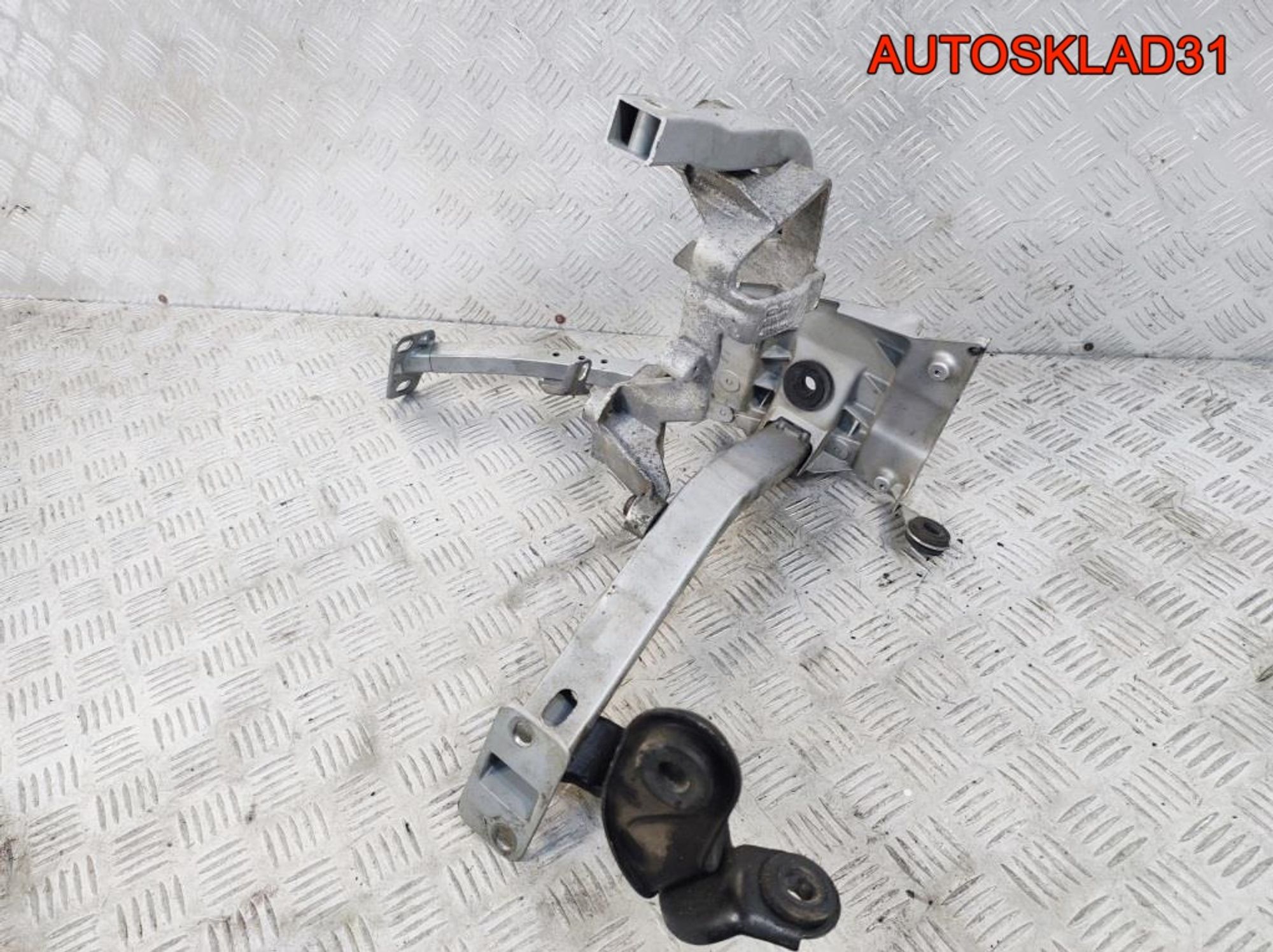 Кронштейн крепления крыла Audi A8 D3 4E0821137D, 12200 рублей, Дубовое