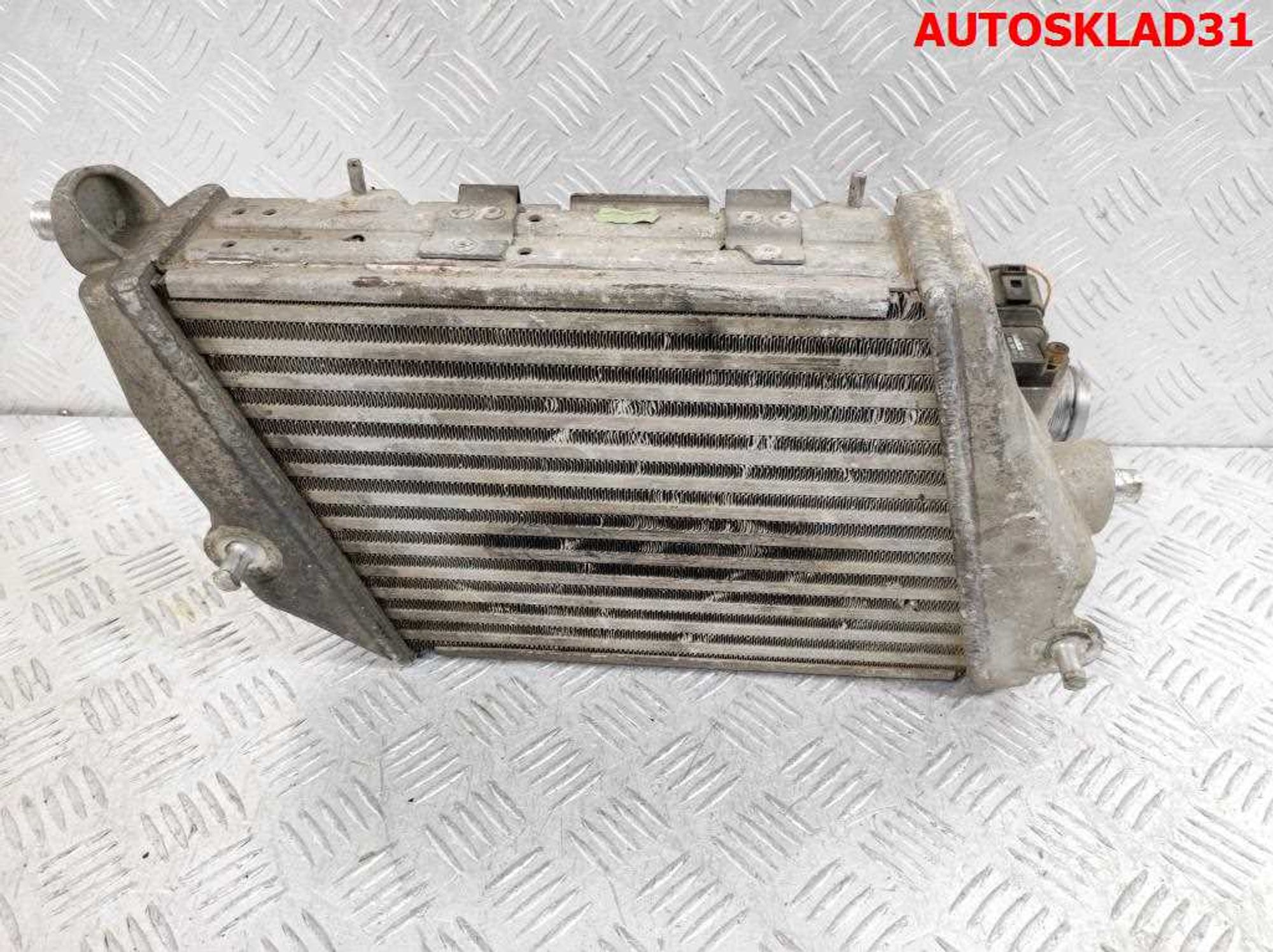 Интеркулер Audi A8 D3 4E0145805D Дизель, 5700 рублей, Дубовое